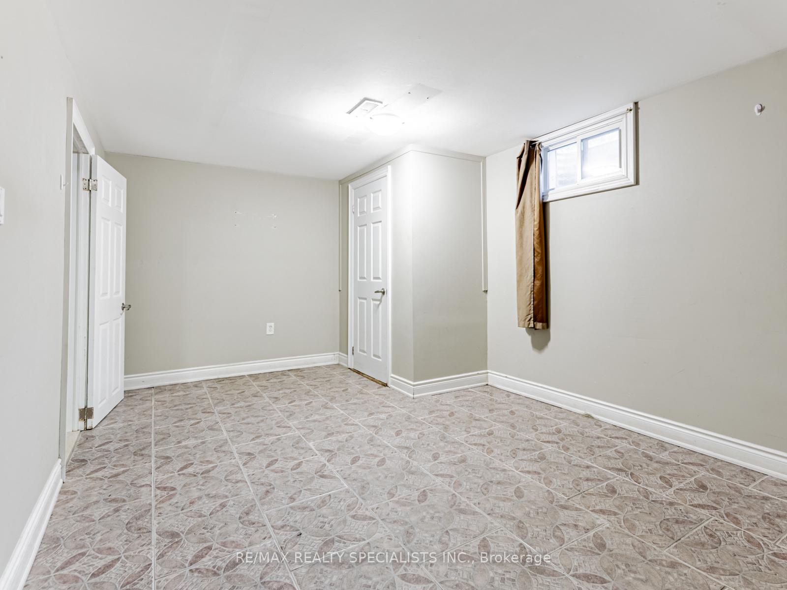 Photo 24 of 42 Birchbank Road, Brampton, Avondale — HOMEH