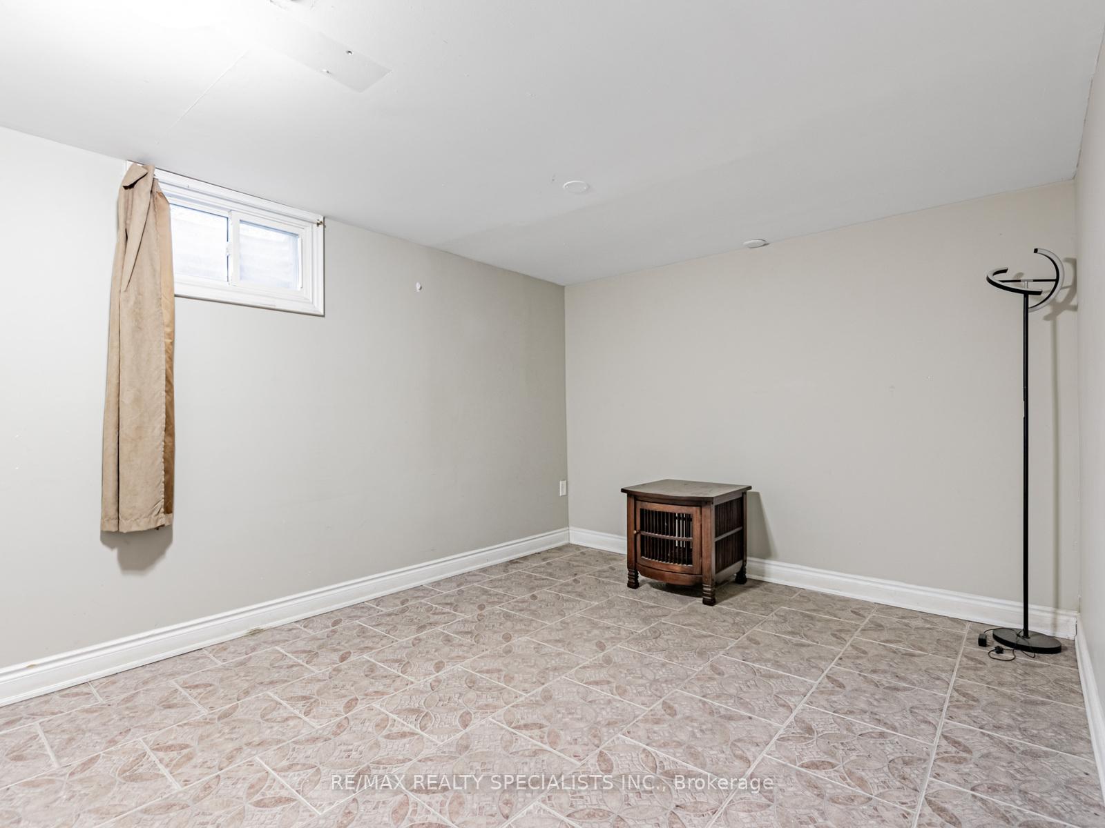Photo 27 of 42 Birchbank Road, Brampton, Avondale — HOMEH