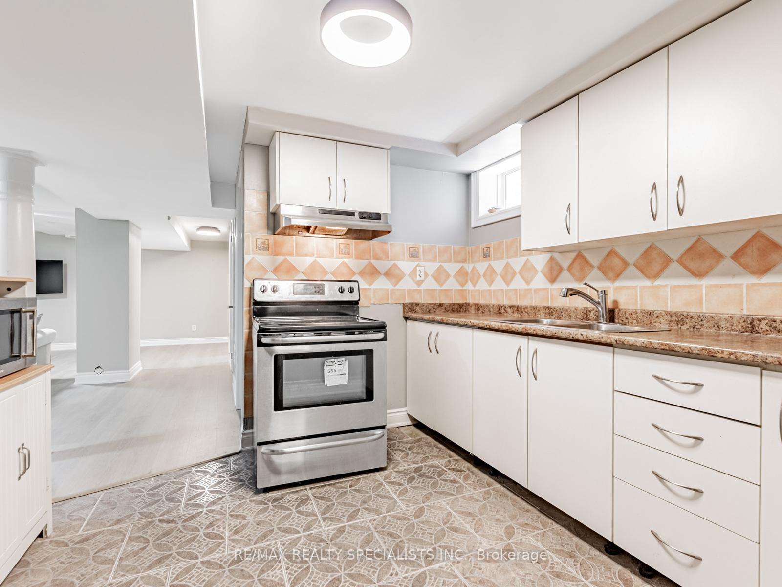 Photo 28 of 42 Birchbank Road, Brampton, Avondale — HOMEH