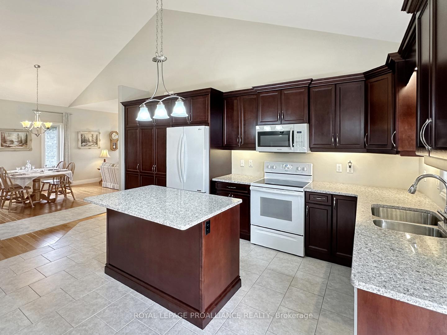 Photo 12 of 50 Hampton Ridge Drive, Belleville, Thurlow Ward — HOMEH