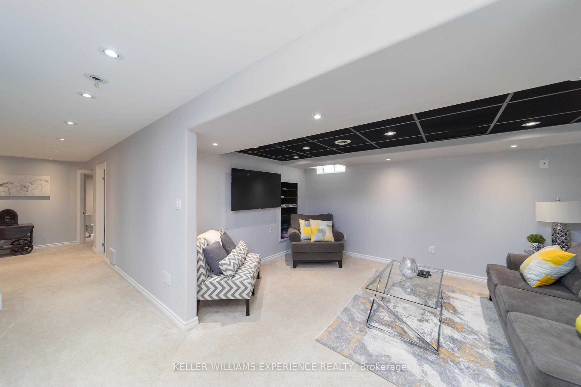 Photo 13 of 41 Thrushwood Drive, Barrie, Holly — HOMEH