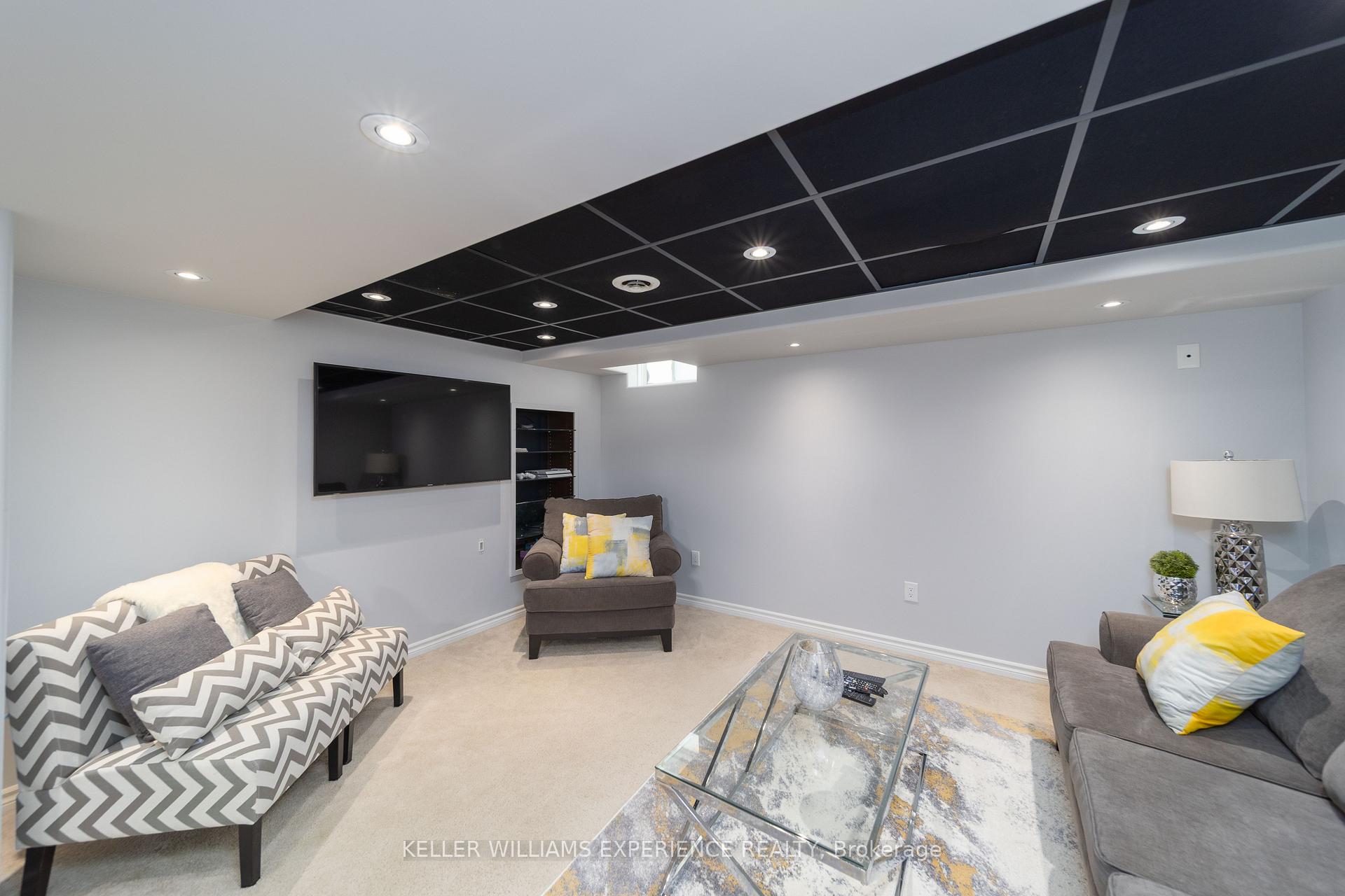 Photo 19 of 41 Thrushwood Drive, Barrie, Holly — HOMEH