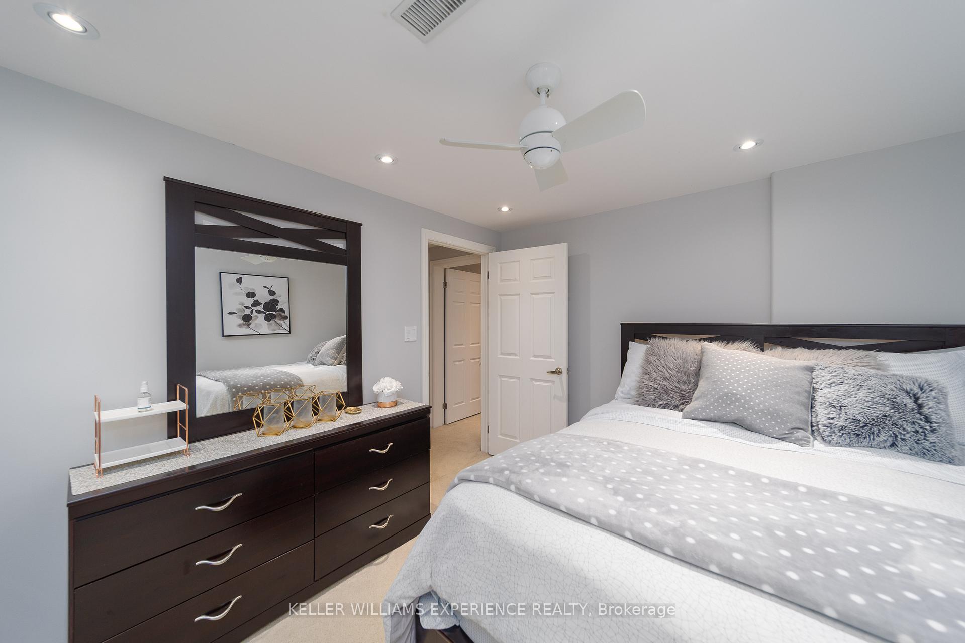 Photo 27 of 41 Thrushwood Drive, Barrie, Holly — HOMEH