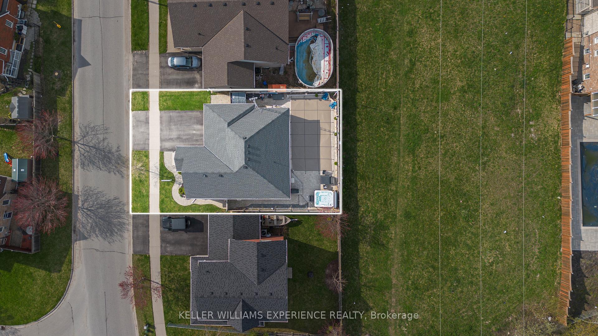 Photo 34 of 41 Thrushwood Drive, Barrie, Holly — HOMEH