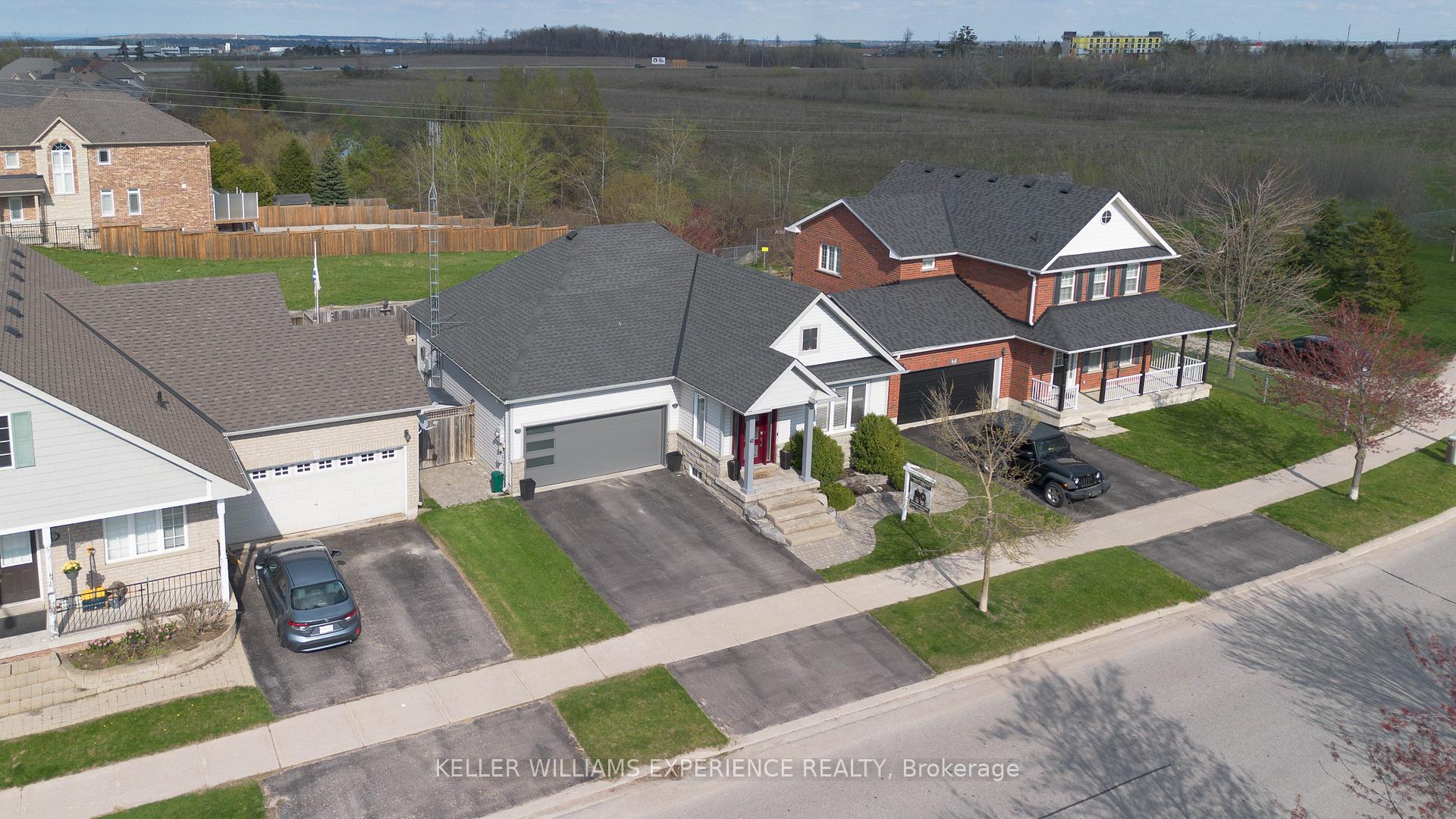 Photo 35 of 41 Thrushwood Drive, Barrie, Holly — HOMEH