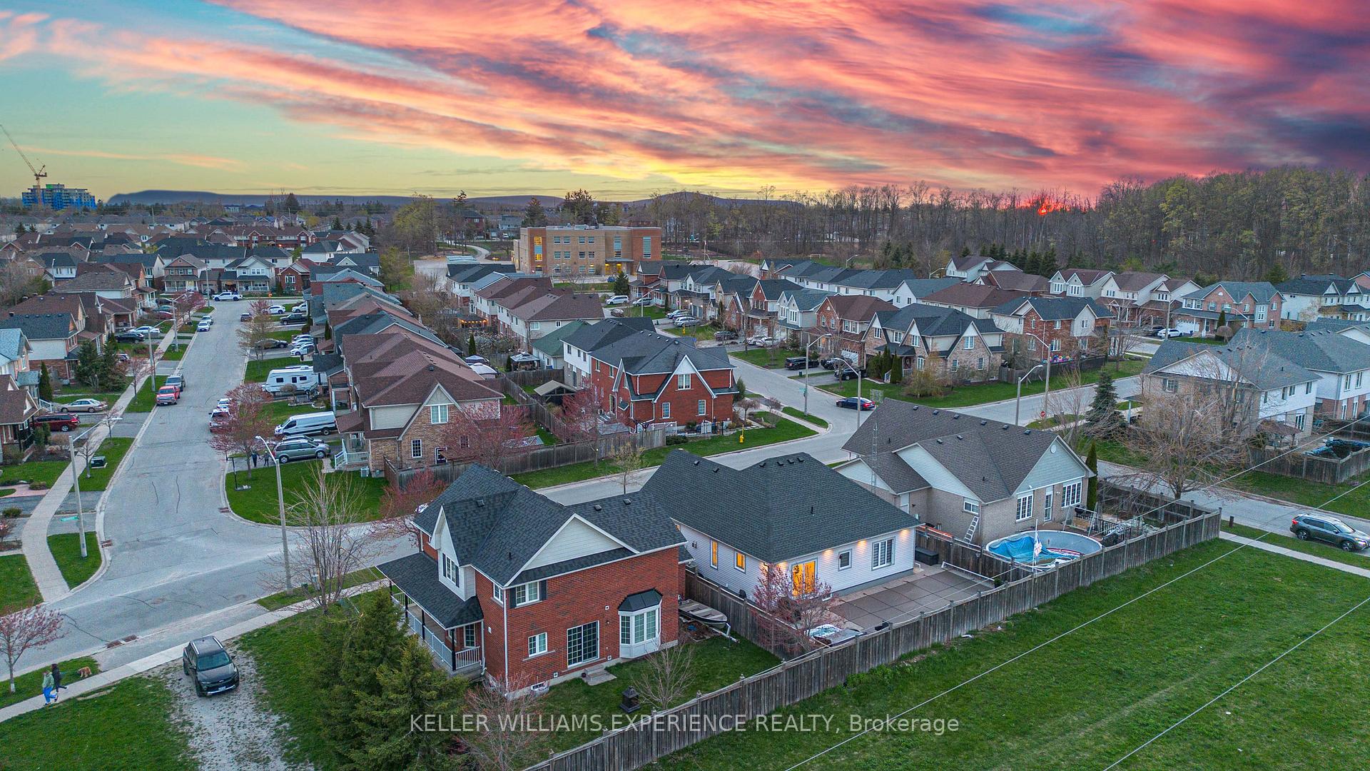 Photo 36 of 41 Thrushwood Drive, Barrie, Holly — HOMEH