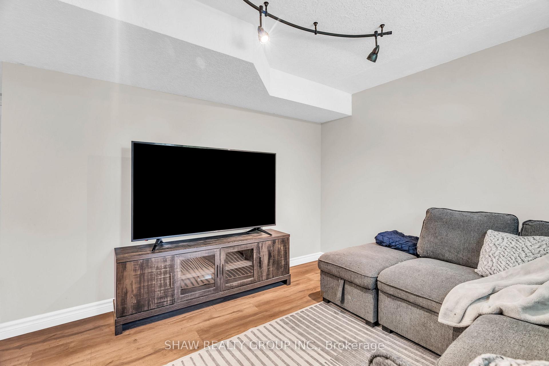 Photo 14 of 28 Mccormick Drive, Cambridge, Hespeler Village — HOMEH