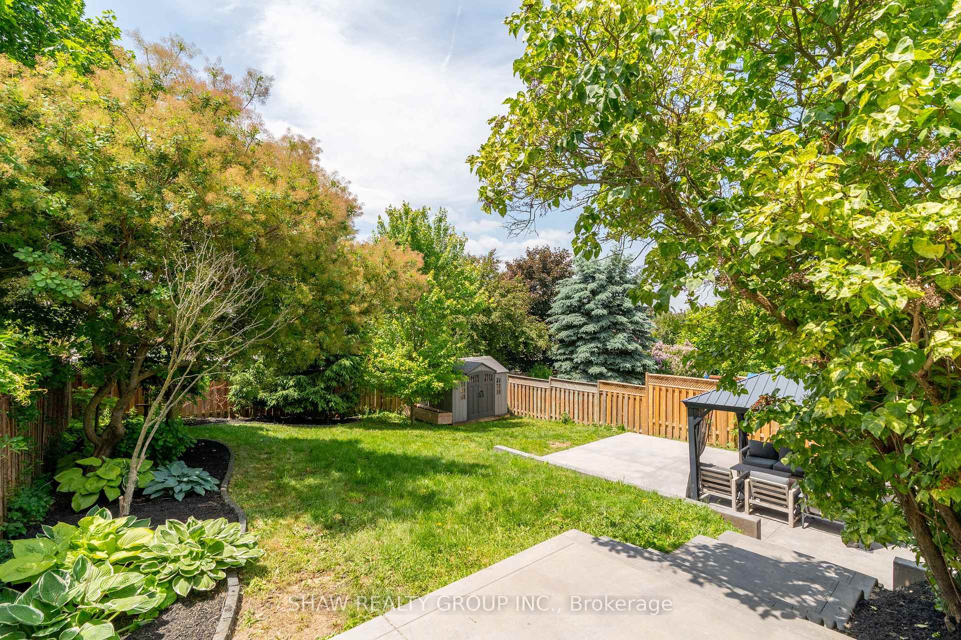 Photo 3 of 28 Mccormick Drive, Cambridge, Hespeler Village — HOMEH
