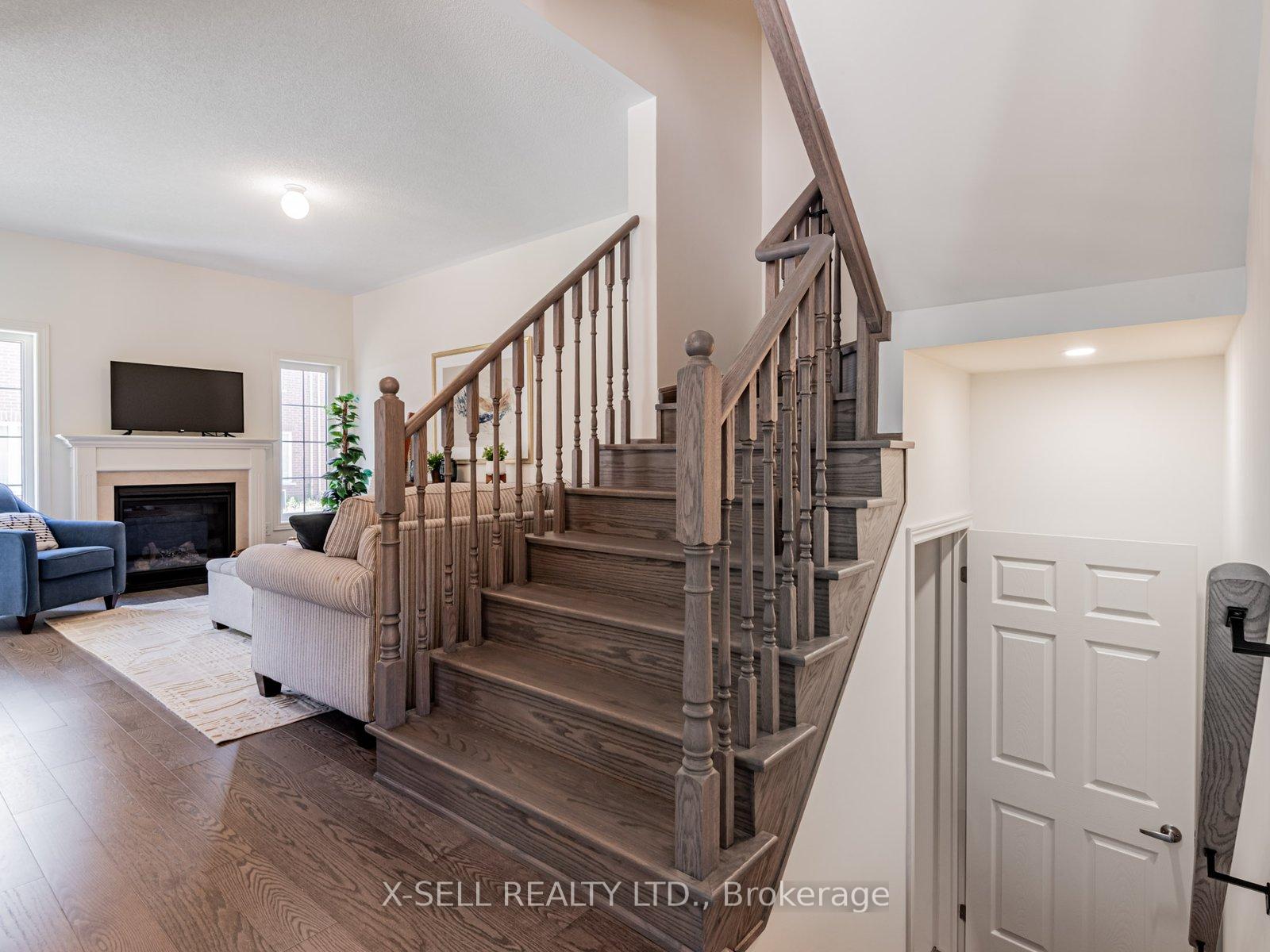 Photo 5 of 671 Fleetwood Drive, Oshawa, Eastdale — HOMEH
