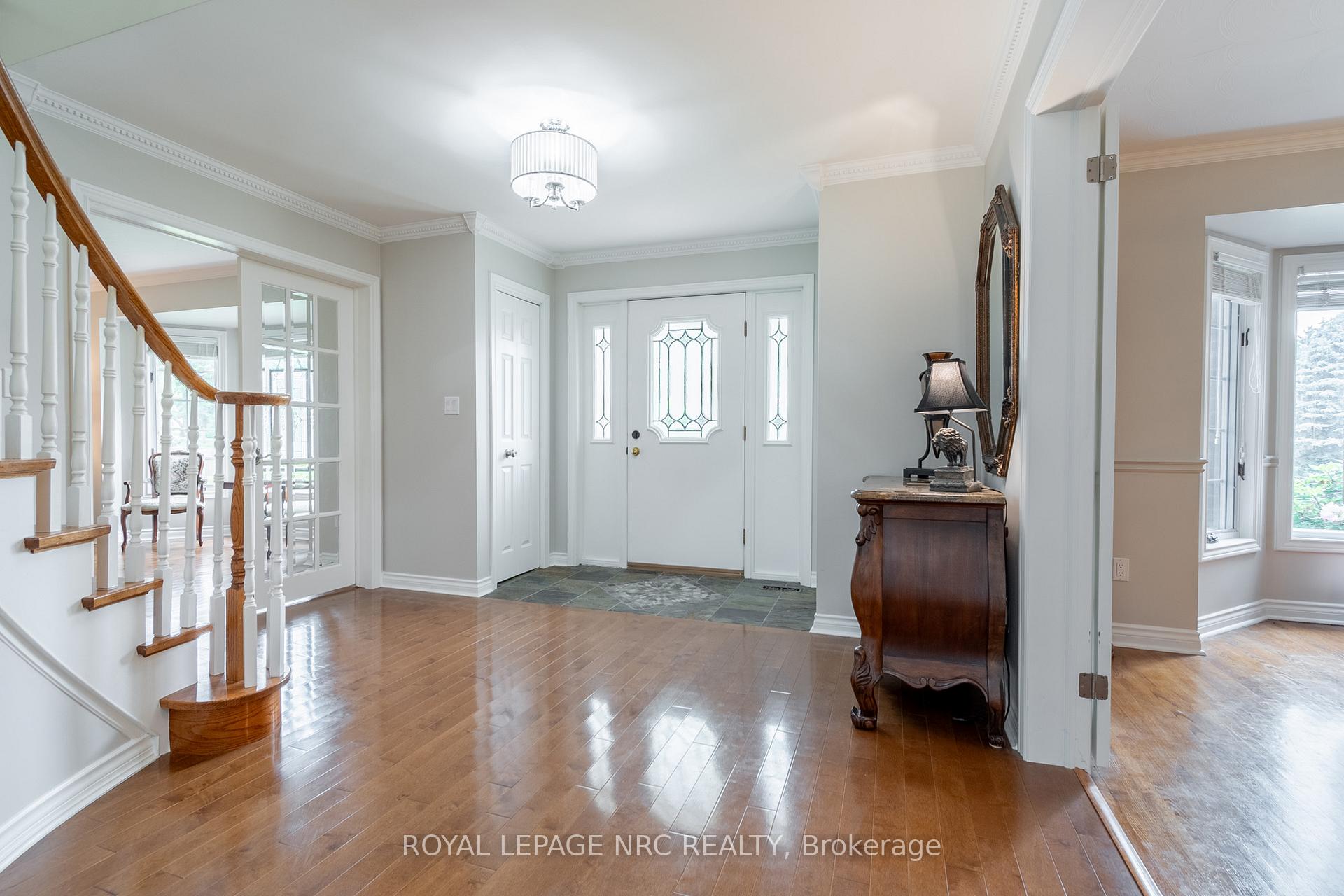 Photo 5 of 4 Shorthill Place, Pelham, Fonthill — HOMEH