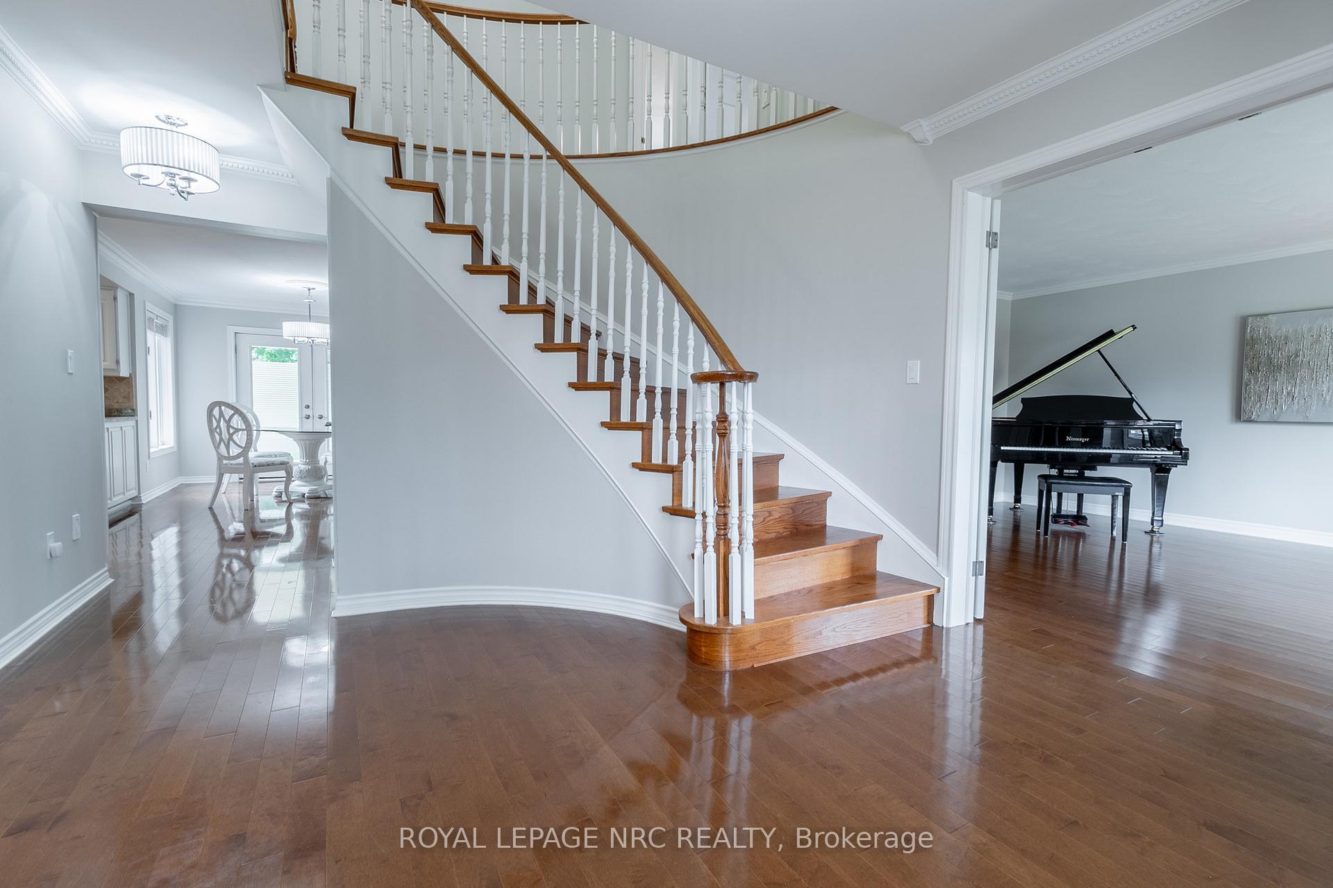 Photo 3 of 4 Shorthill Place, Pelham, Fonthill — HOMEH