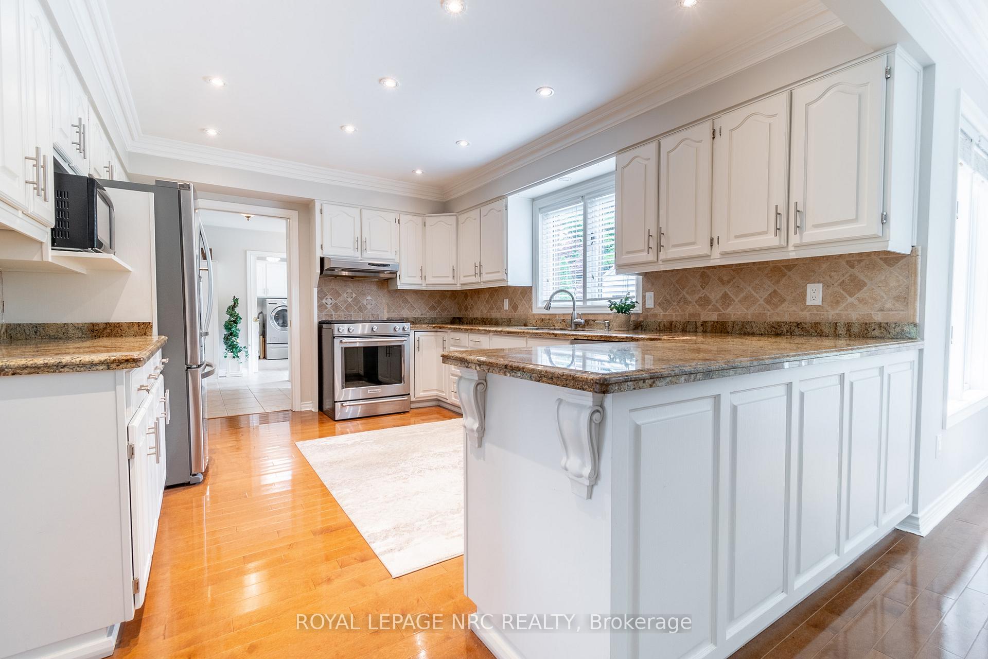 Photo 12 of 4 Shorthill Place, Pelham, Fonthill — HOMEH