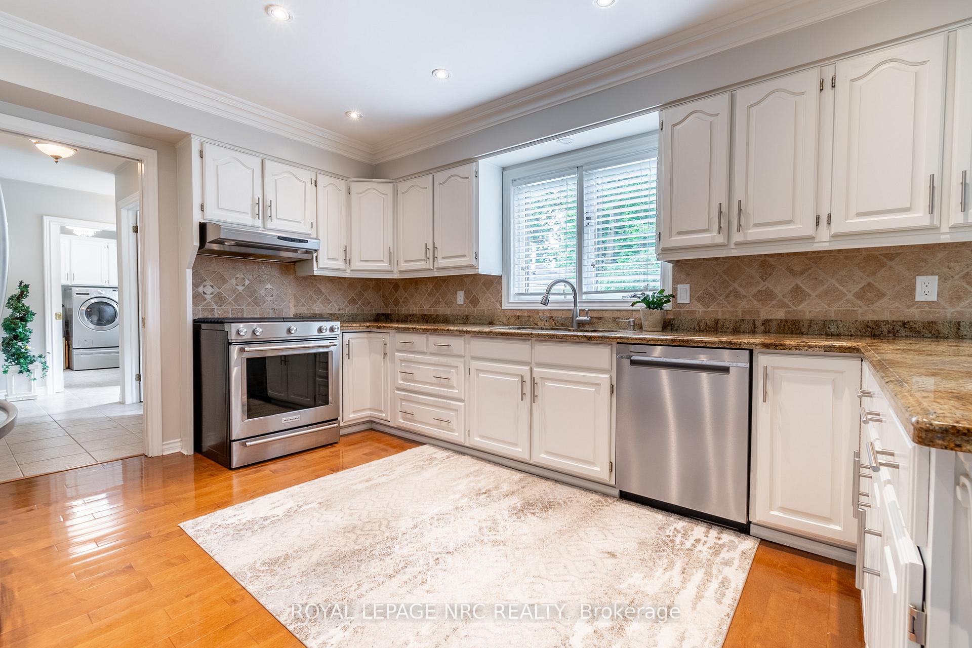 Photo 11 of 4 Shorthill Place, Pelham, Fonthill — HOMEH