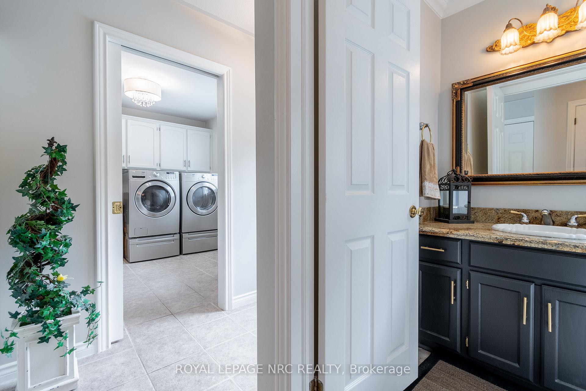 Photo 16 of 4 Shorthill Place, Pelham, Fonthill — HOMEH