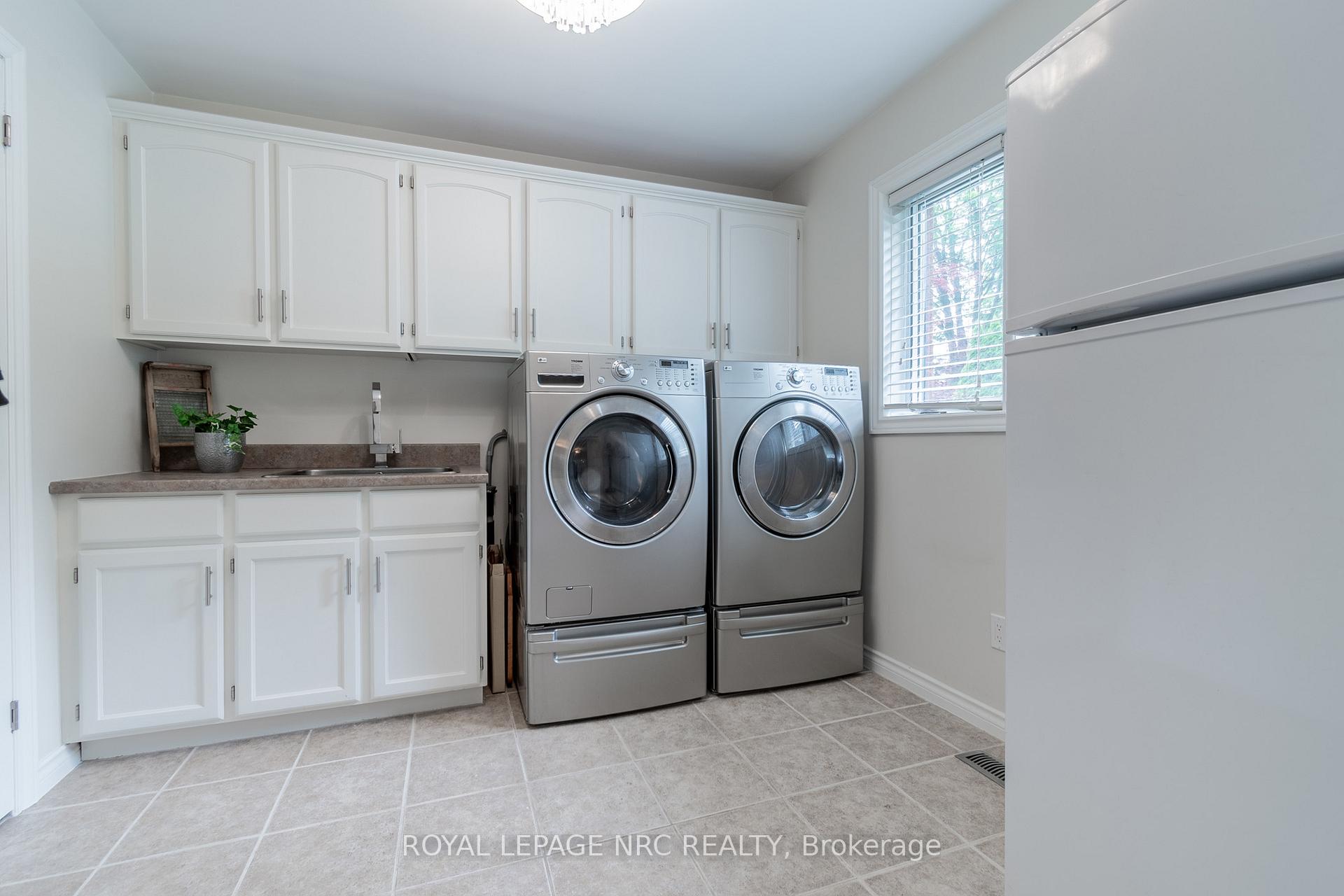 Photo 14 of 4 Shorthill Place, Pelham, Fonthill — HOMEH