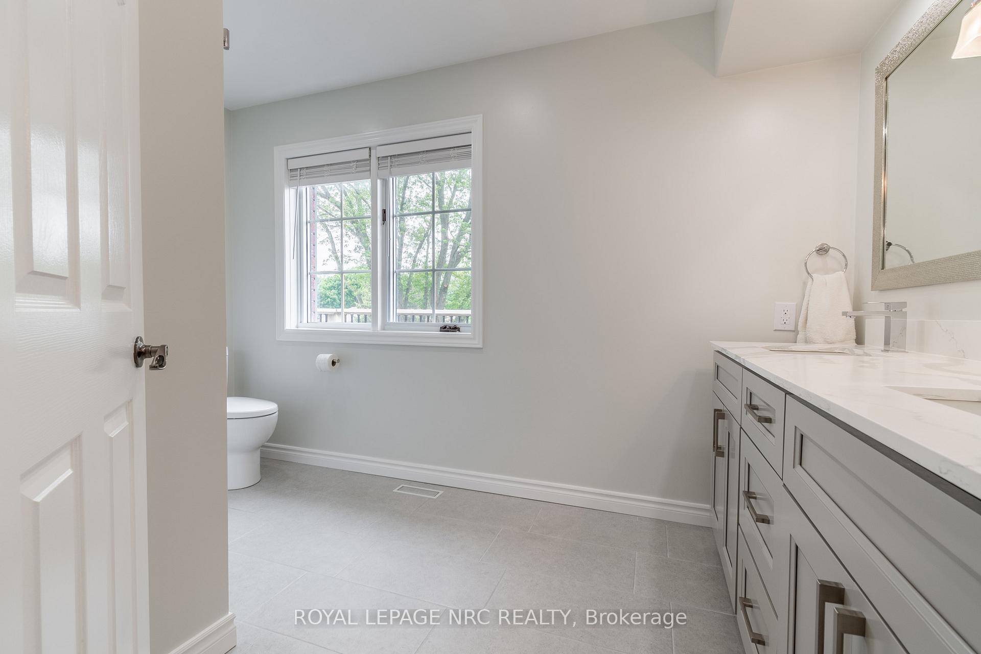 Photo 15 of 4 Shorthill Place, Pelham, Fonthill — HOMEH