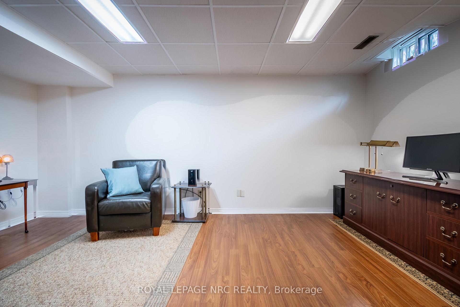 Photo 25 of 4 Shorthill Place, Pelham, Fonthill — HOMEH