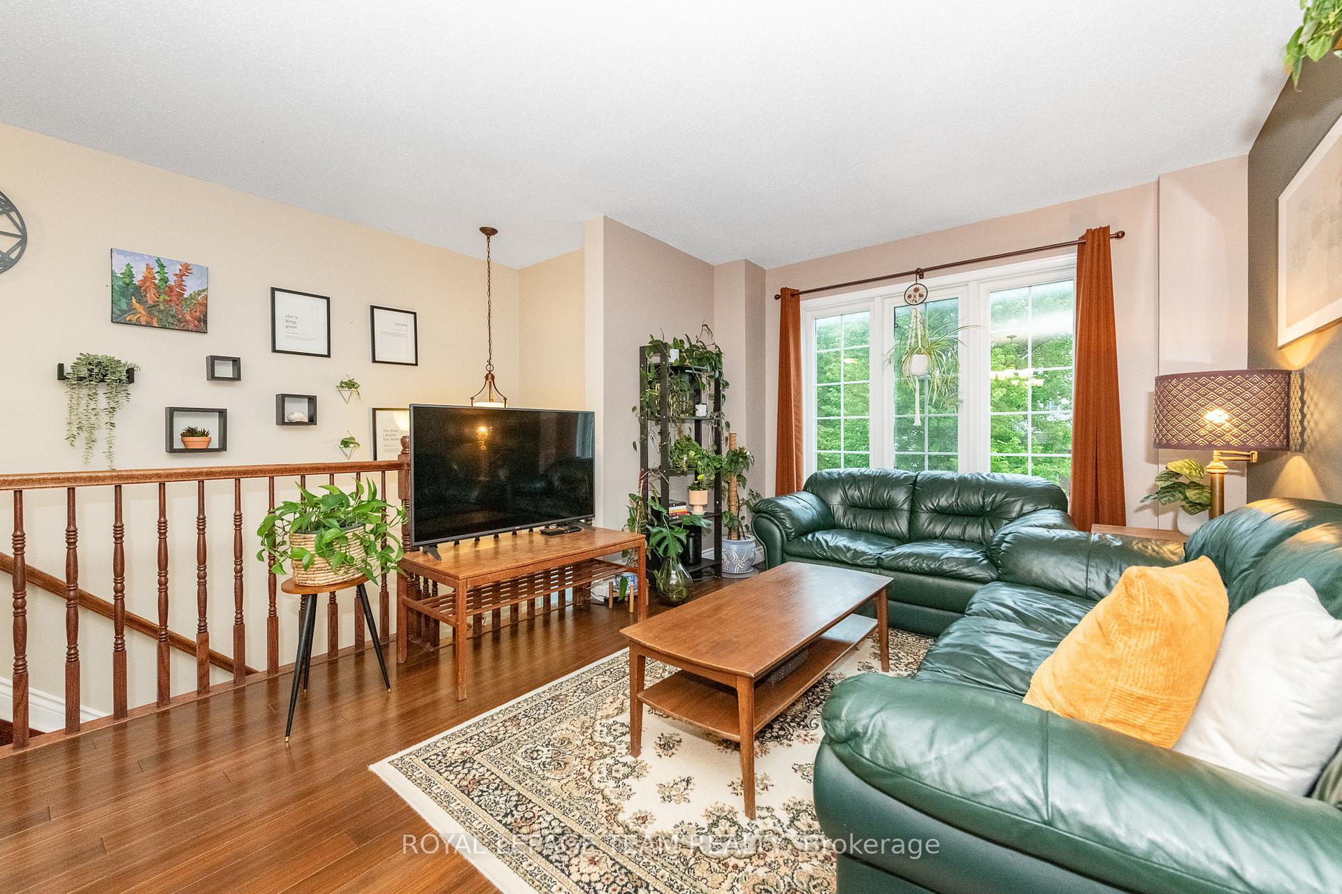 Photo 5 of 126 Wharhol Private, Ottawa, Westcliffe Estates — HOMEH