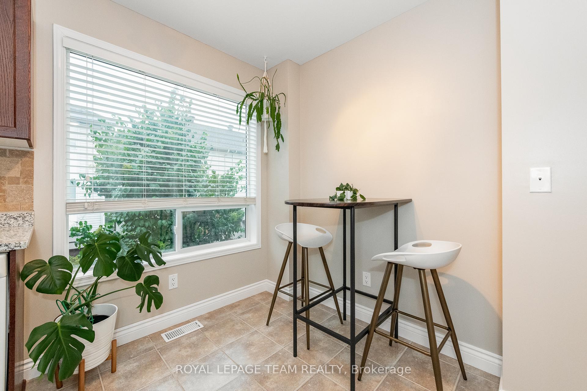 Photo 14 of 126 Wharhol Private, Ottawa, Westcliffe Estates — HOMEH