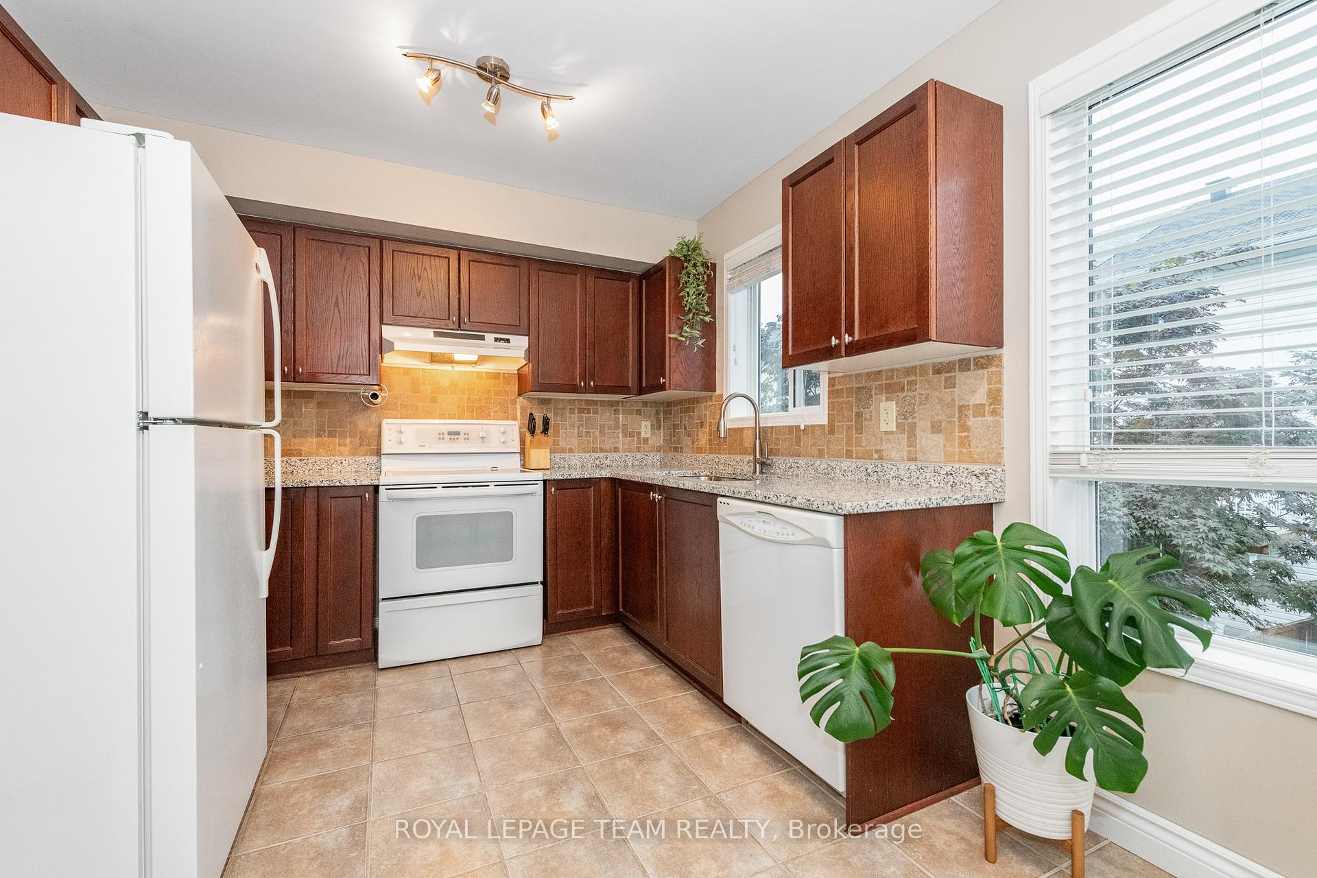 Photo 20 of 126 Wharhol Private, Ottawa, Westcliffe Estates — HOMEH