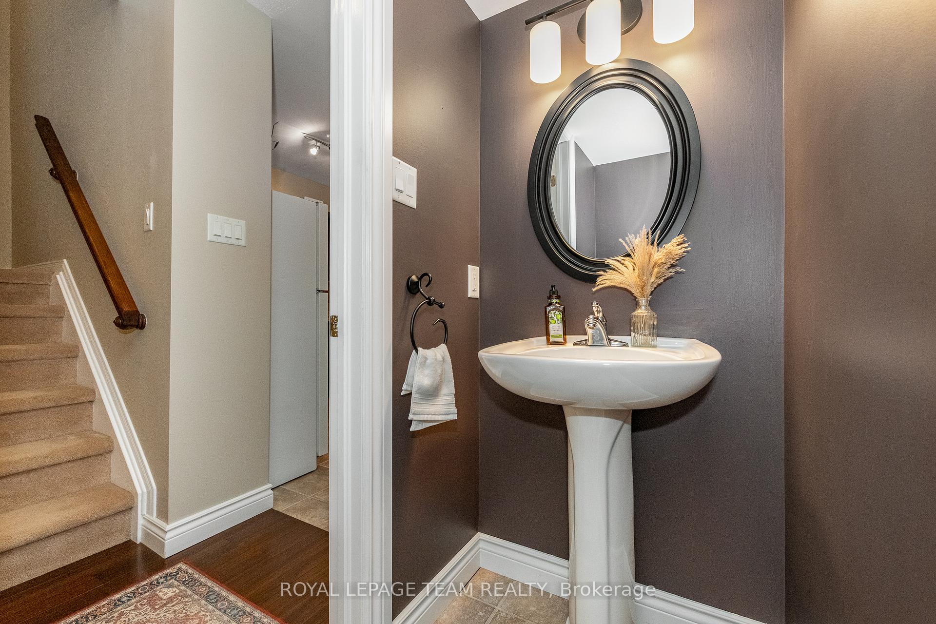 Photo 21 of 126 Wharhol Private, Ottawa, Westcliffe Estates — HOMEH