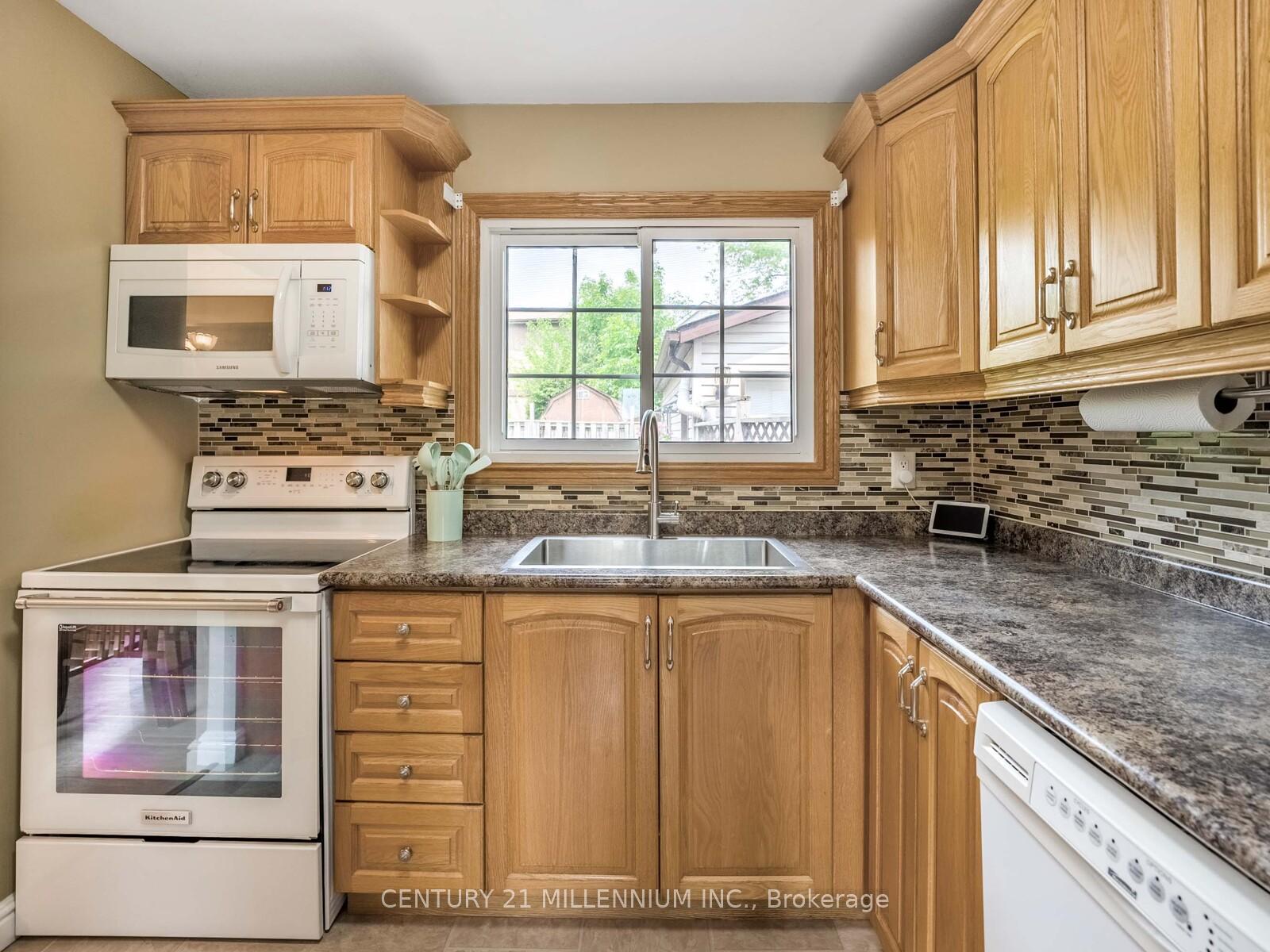 Photo 10 of 18 Greenhills Square, Brampton, Northgate — HOMEH