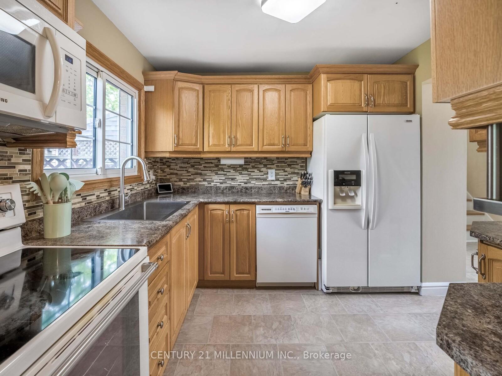 Photo 11 of 18 Greenhills Square, Brampton, Northgate — HOMEH