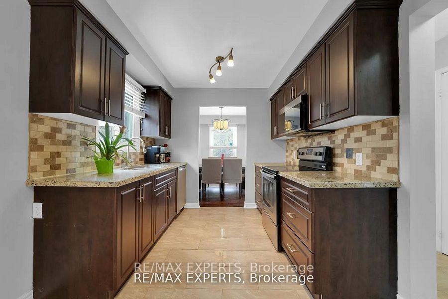 Photo 8 of 10 Cassander Crescent, Brampton, Heart Lake East — HOMEH