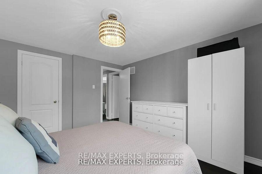 Photo 5 of 10 Cassander Crescent, Brampton, Heart Lake East — HOMEH