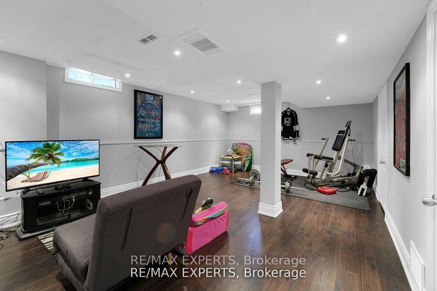 Photo 34 of 10 Cassander Crescent, Brampton, Heart Lake East — HOMEH