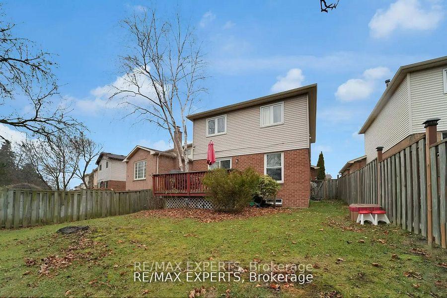 Photo 36 of 10 Cassander Crescent, Brampton, Heart Lake East — HOMEH
