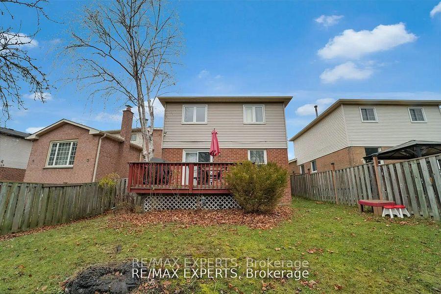 Photo 19 of 10 Cassander Crescent, Brampton, Heart Lake East — HOMEH