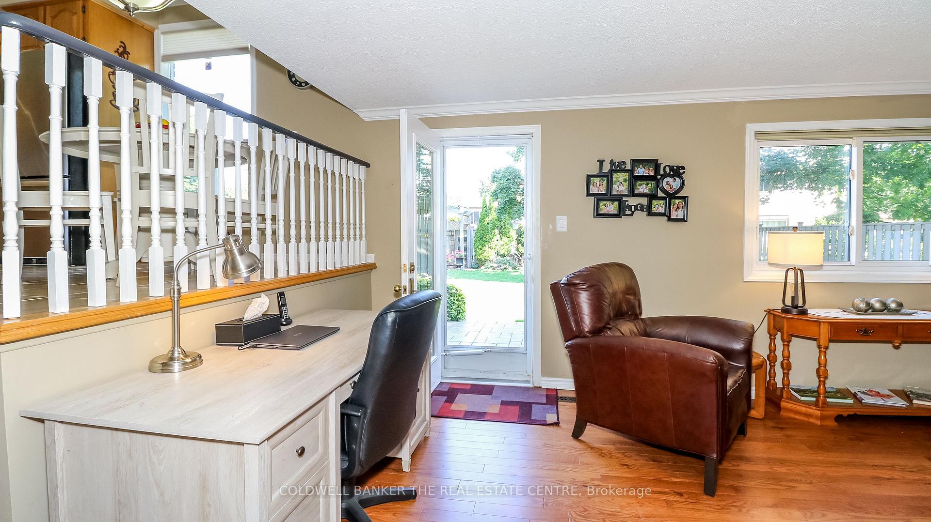 Photo 3 of 60 Chieftain Crescent, Barrie, Allandale Heights — HOMEH