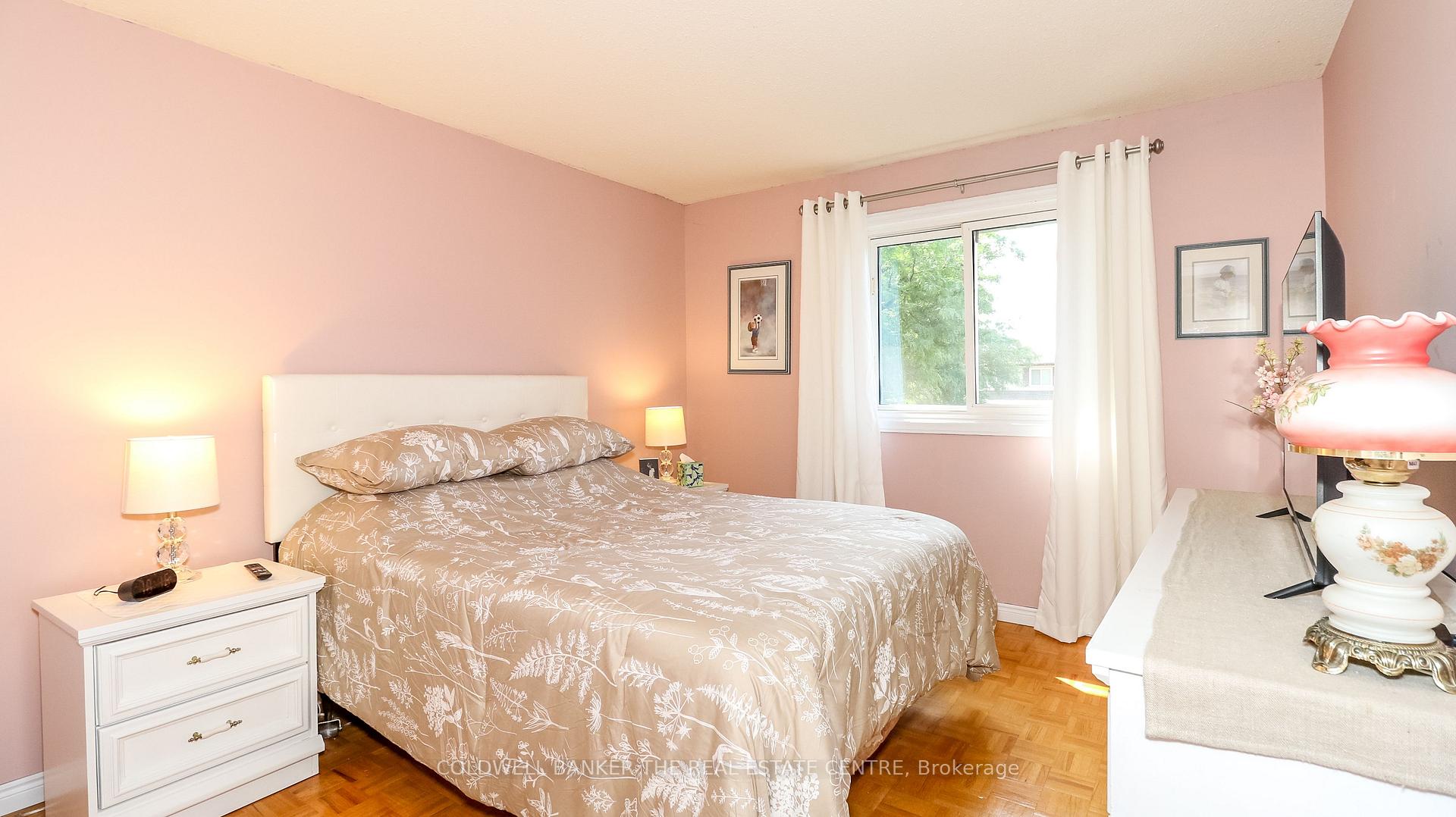 Photo 12 of 60 Chieftain Crescent, Barrie, Allandale Heights — HOMEH