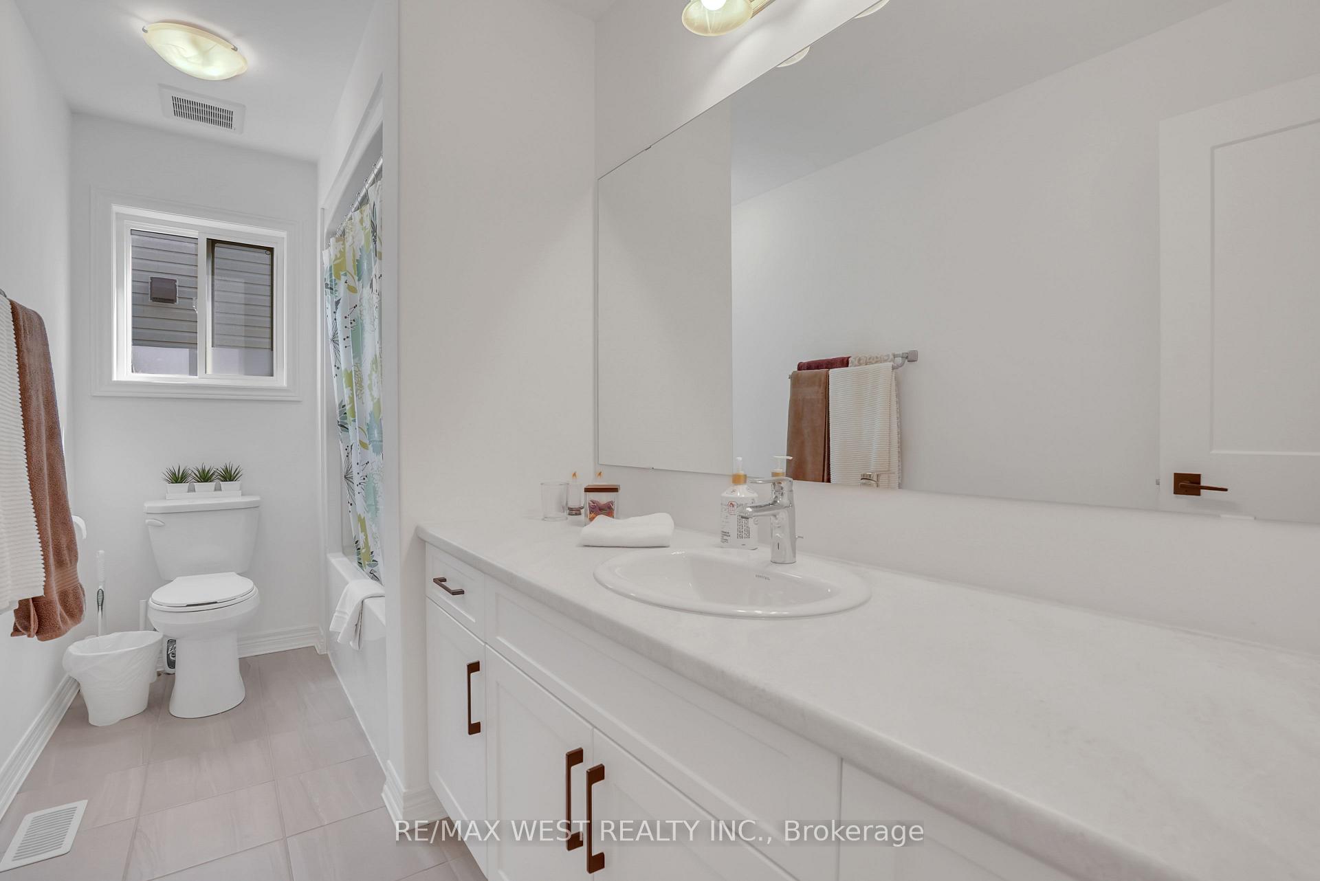 Photo 3 of 139 Plewes Drive, Collingwood — HOMEH