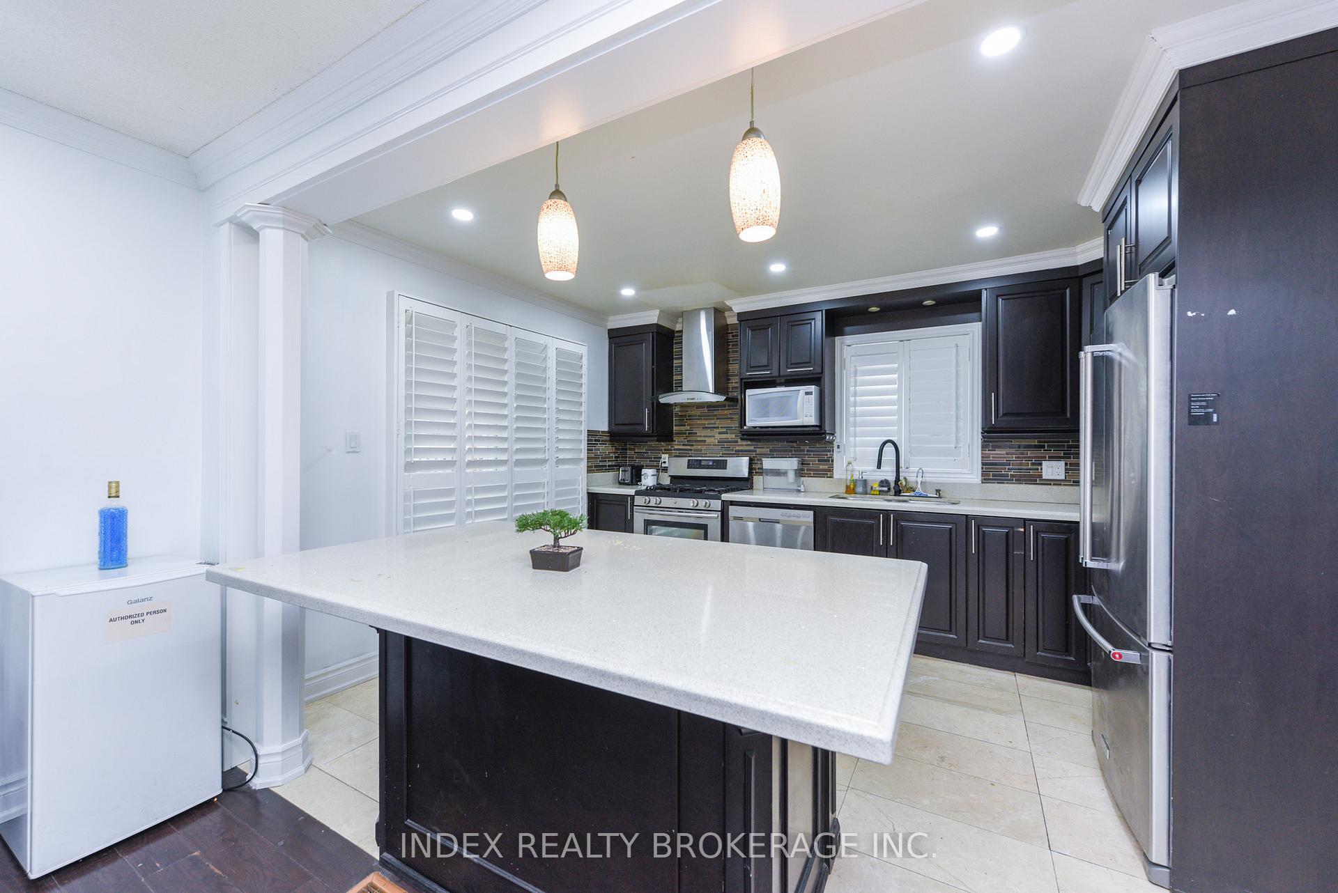 Photo 7 of 203 Richvale Drive S, Brampton, Heart Lake East — HOMEH