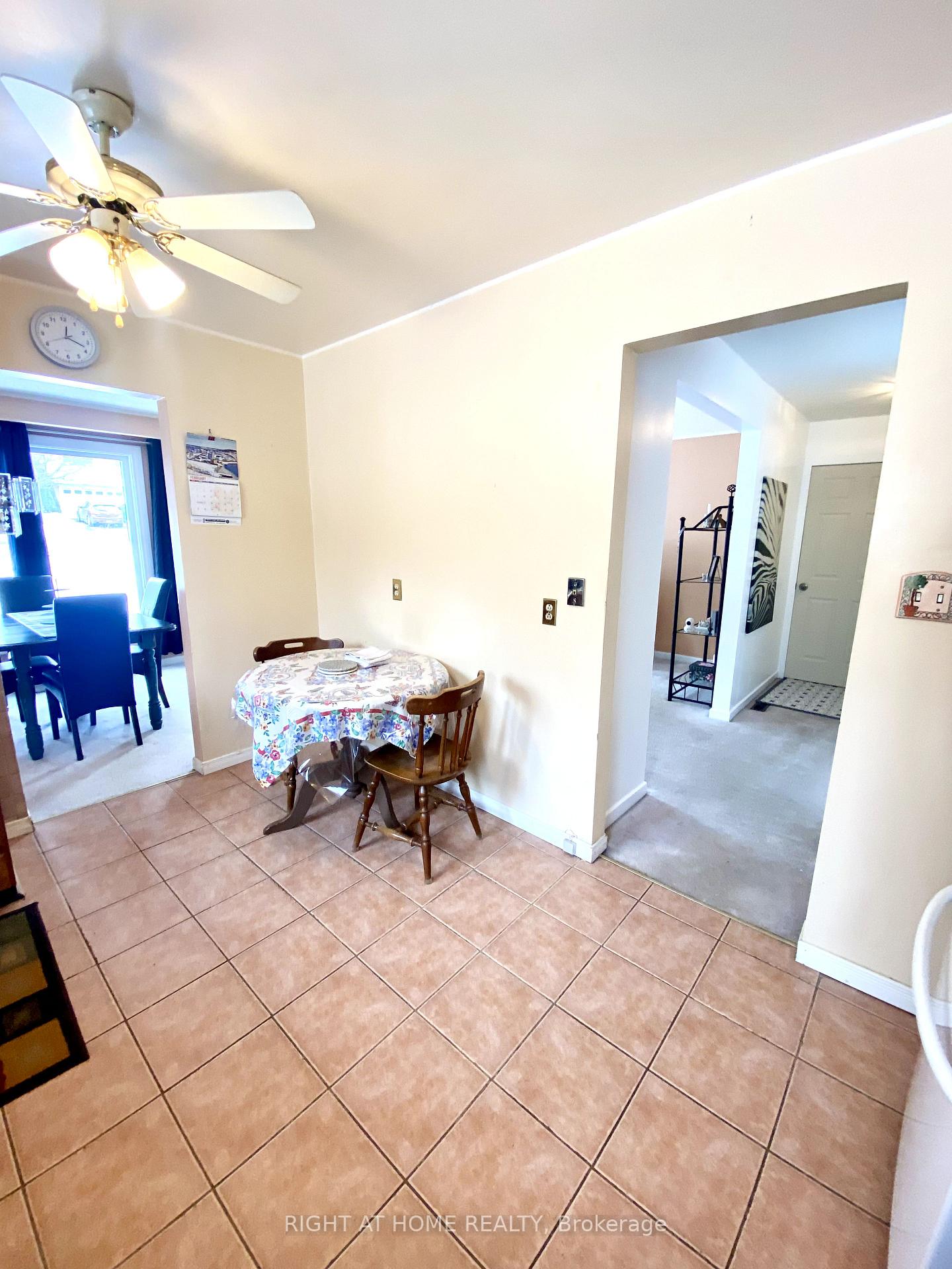 Photo 10 of 8 Jane Crescent, Barrie, Allandale Heights — HOMEH