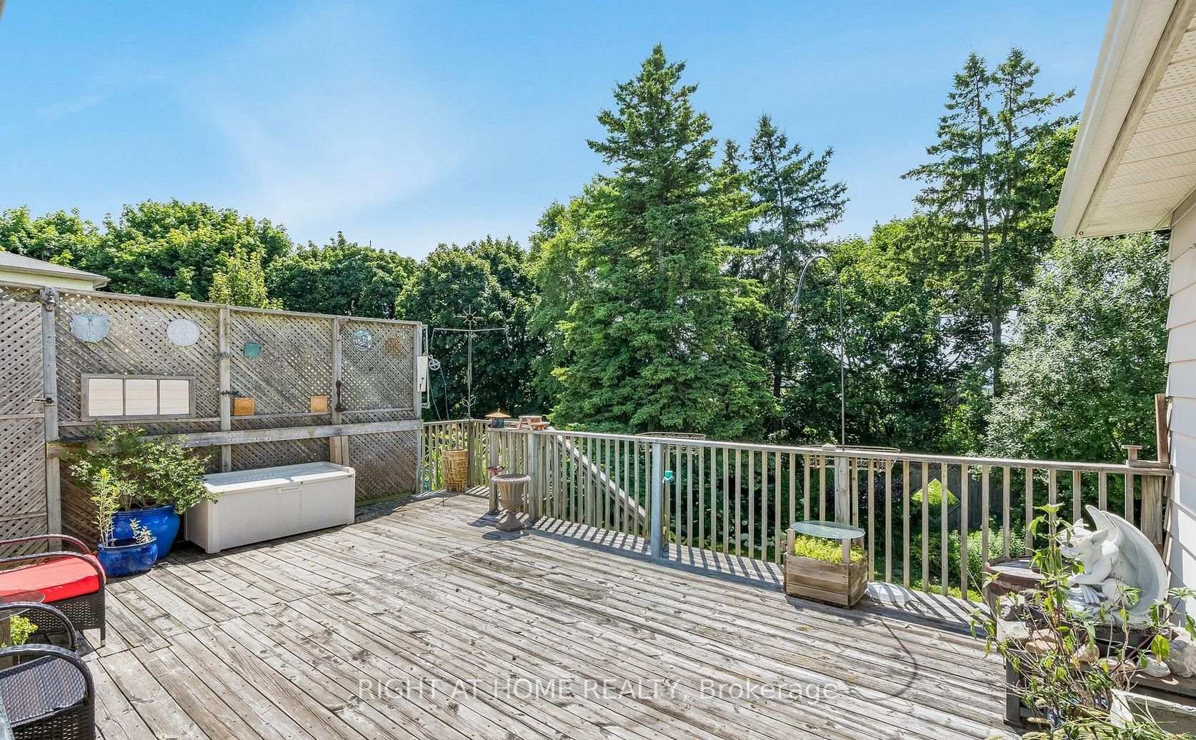 Photo 20 of 8 Jane Crescent, Barrie, Allandale Heights — HOMEH
