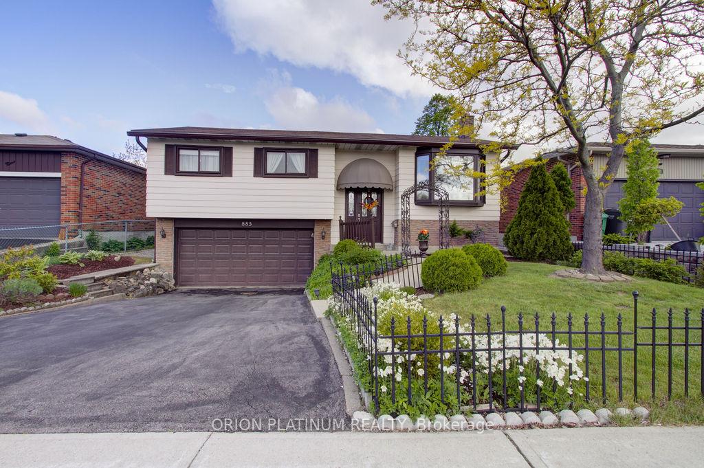 Front of 885 Forestwood Drive
