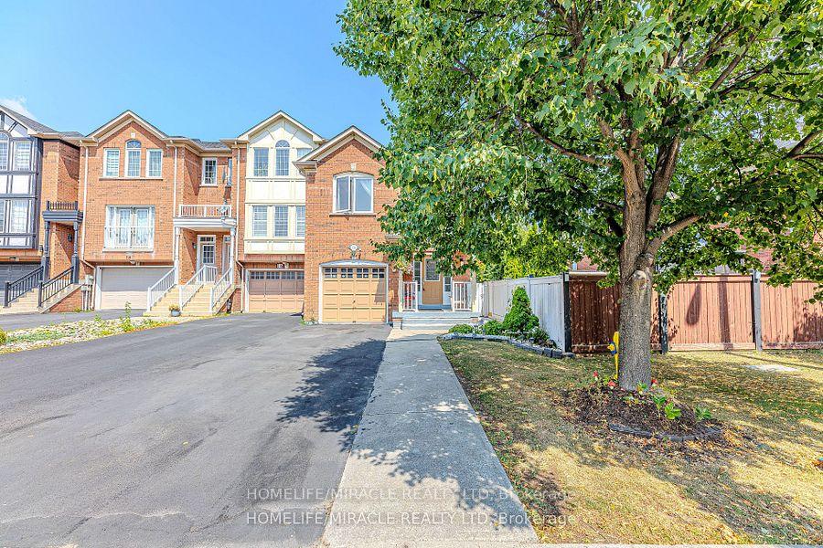 Photo 1 of 14 Jarrett Court, Vaughan, Maple — HOMEH
