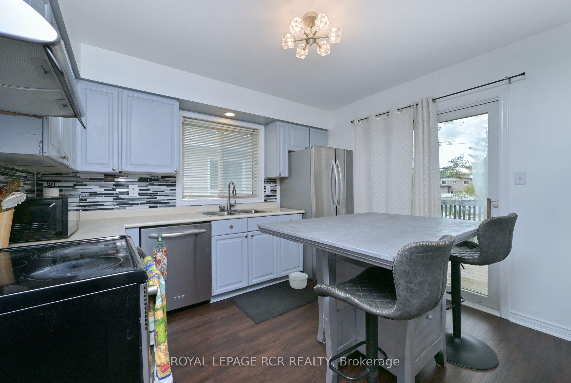 Photo 4 of 30 Dyer Drive, Wasaga Beach — HOMEH