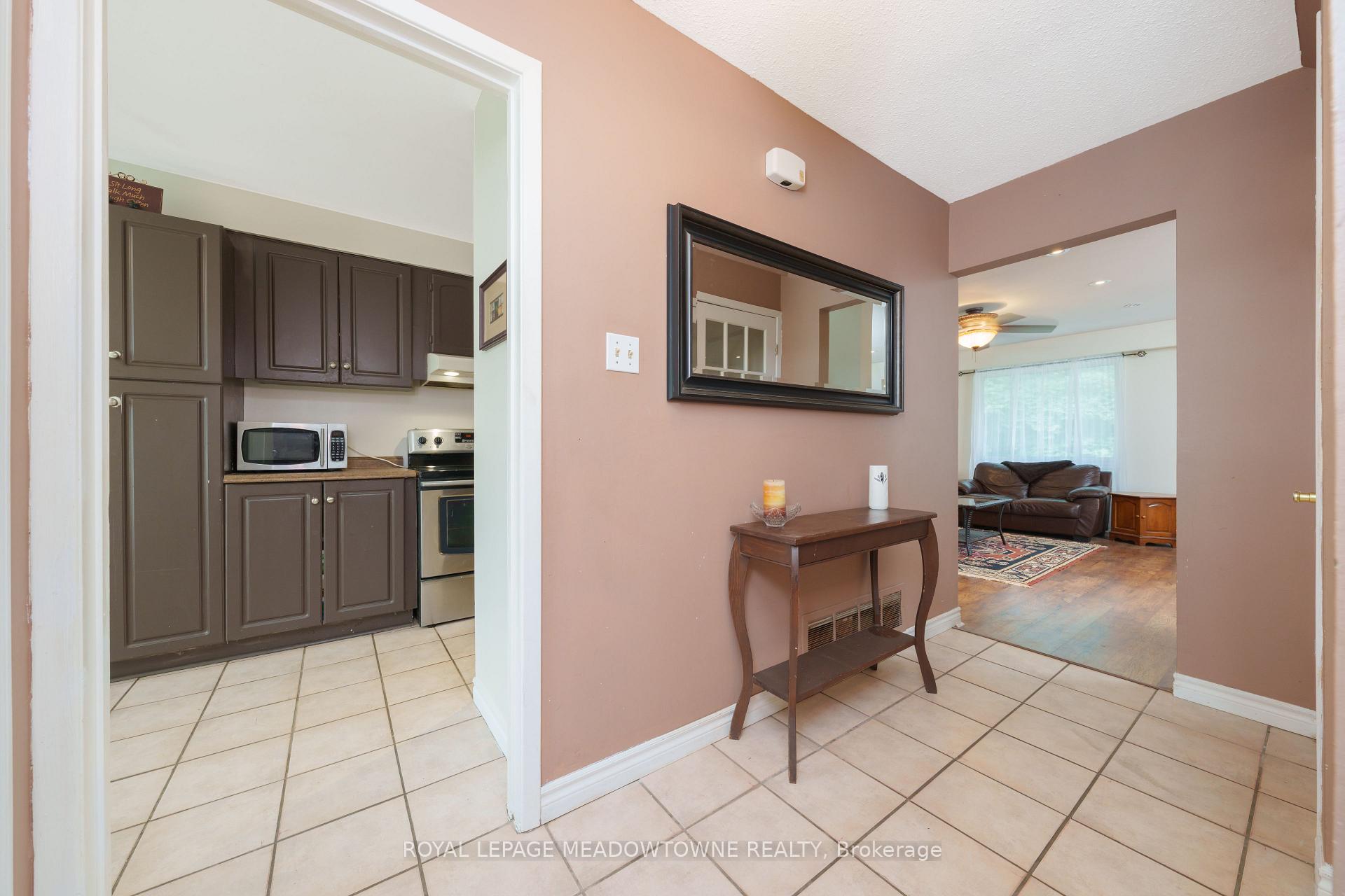 Photo 2 of 48 Elmvale Avenue, Brampton, Heart Lake West — HOMEH
