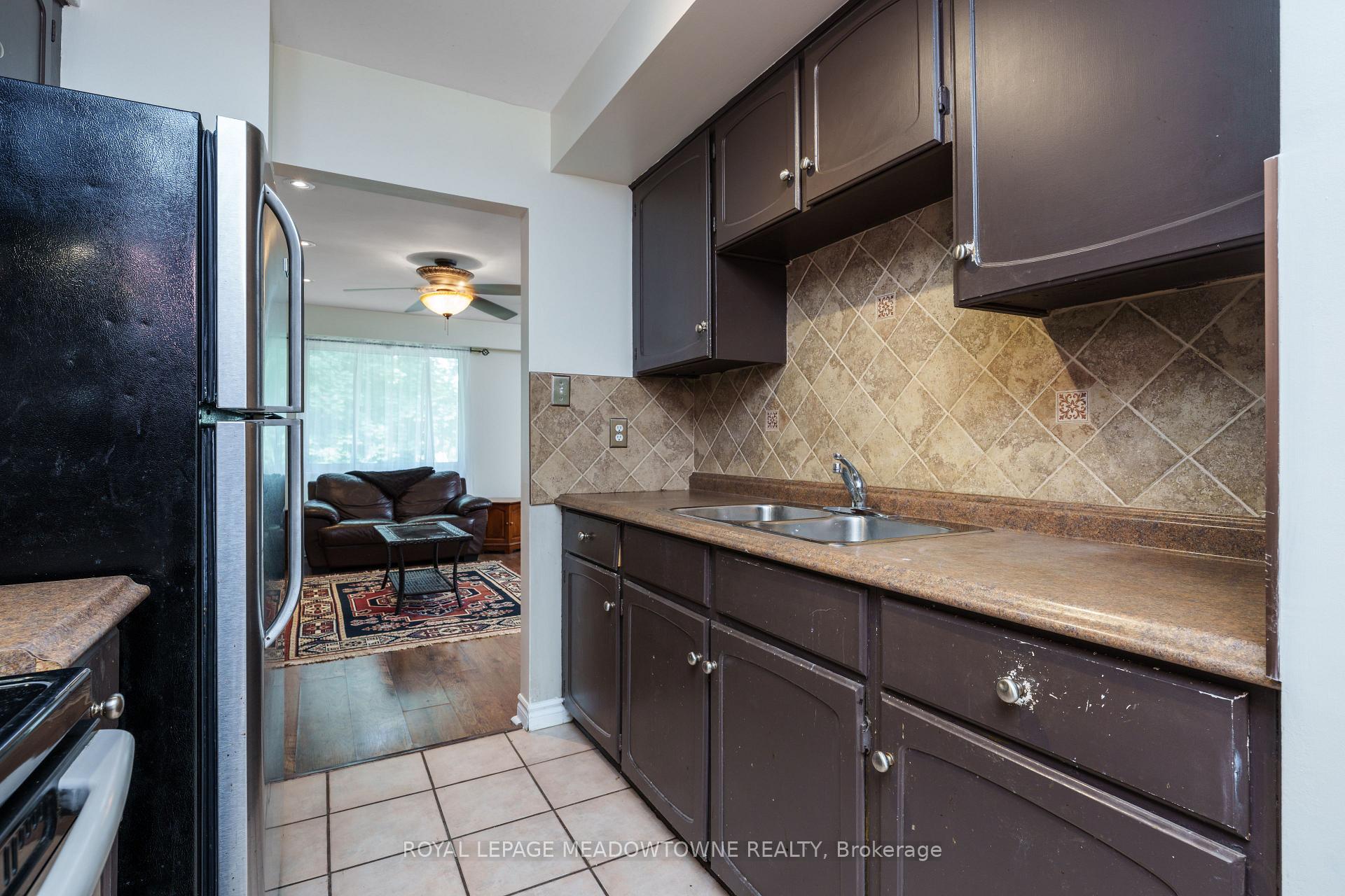 Photo 13 of 48 Elmvale Avenue, Brampton, Heart Lake West — HOMEH