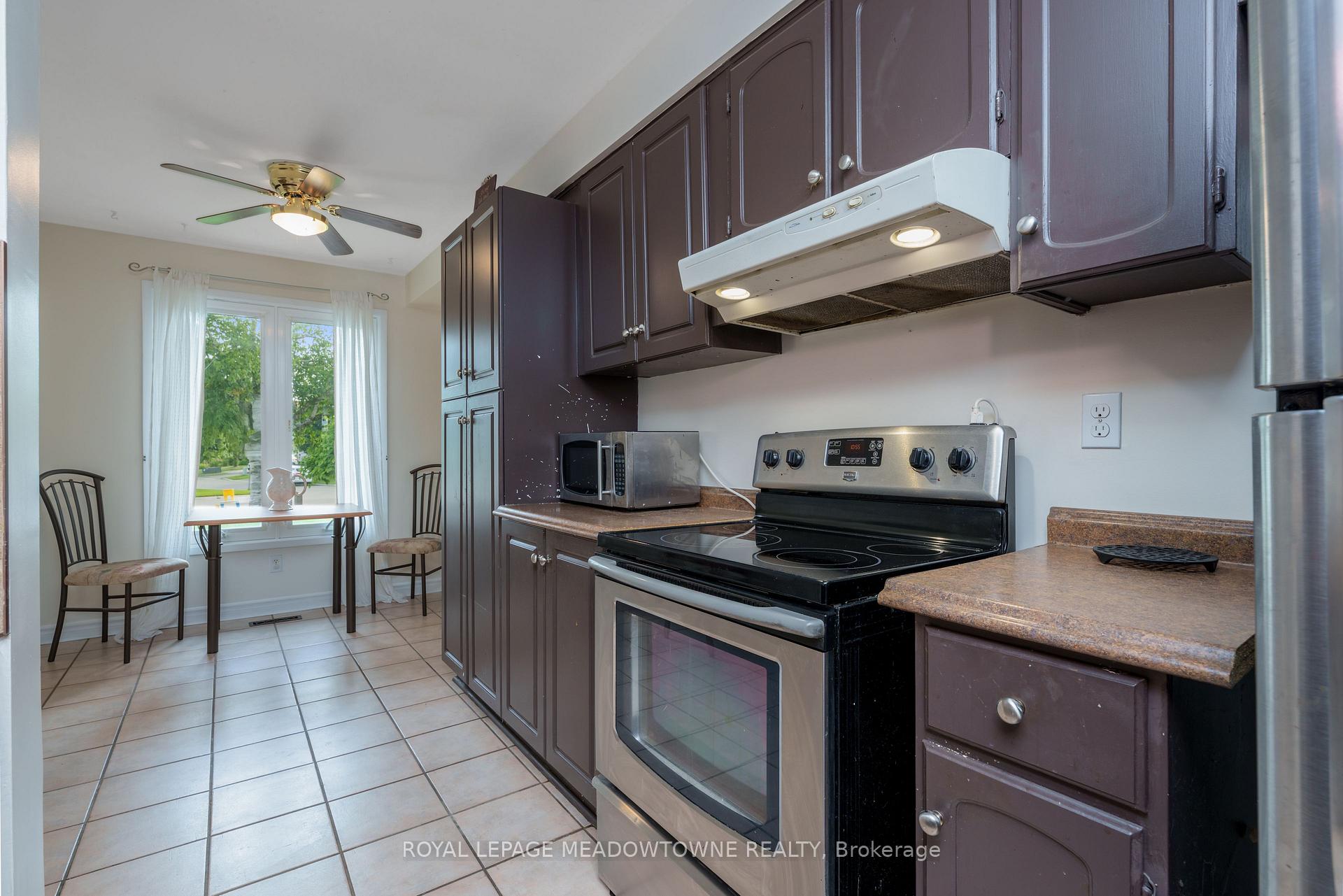 Photo 9 of 48 Elmvale Avenue, Brampton, Heart Lake West — HOMEH