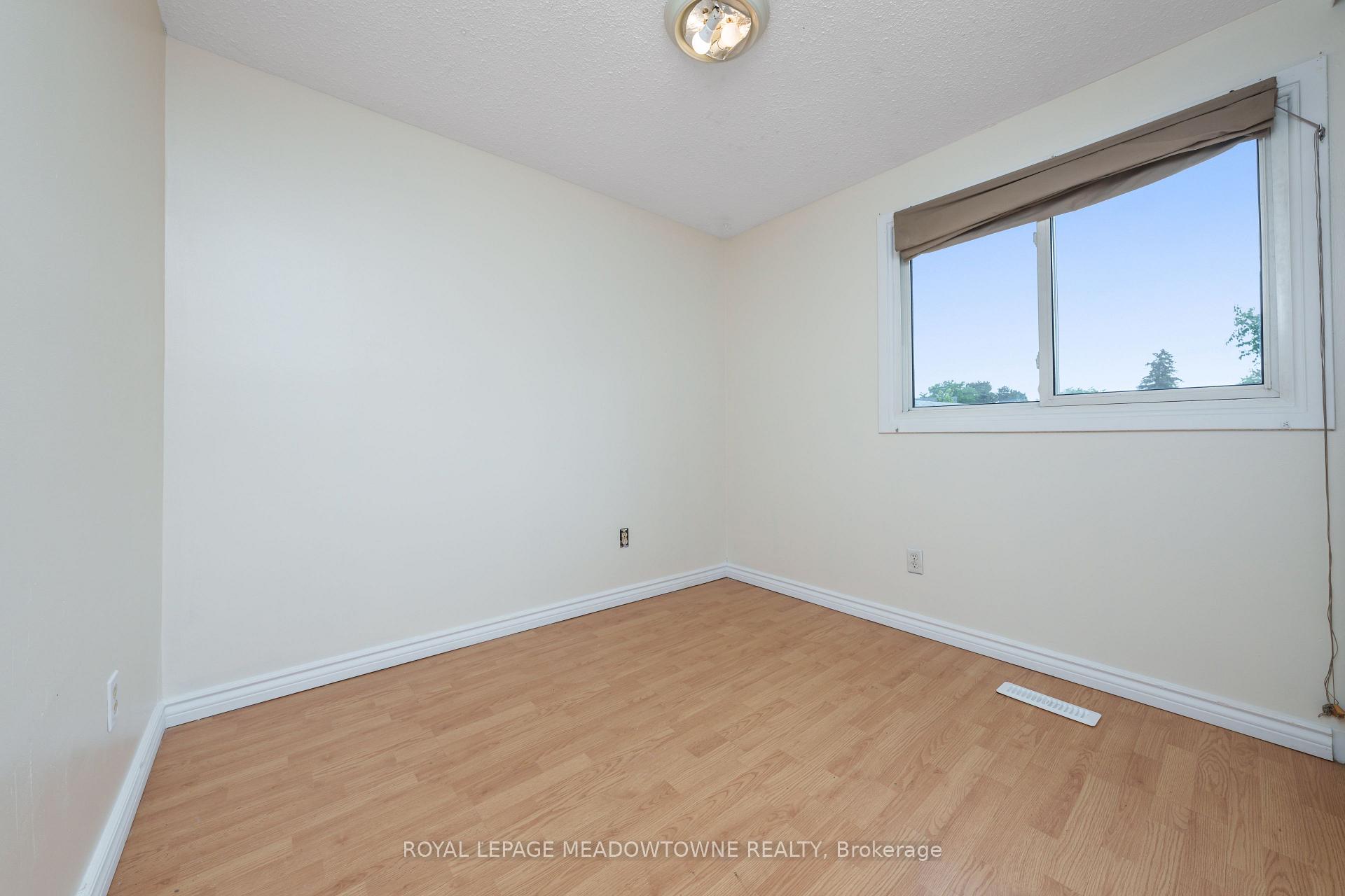 Photo 24 of 48 Elmvale Avenue, Brampton, Heart Lake West — HOMEH