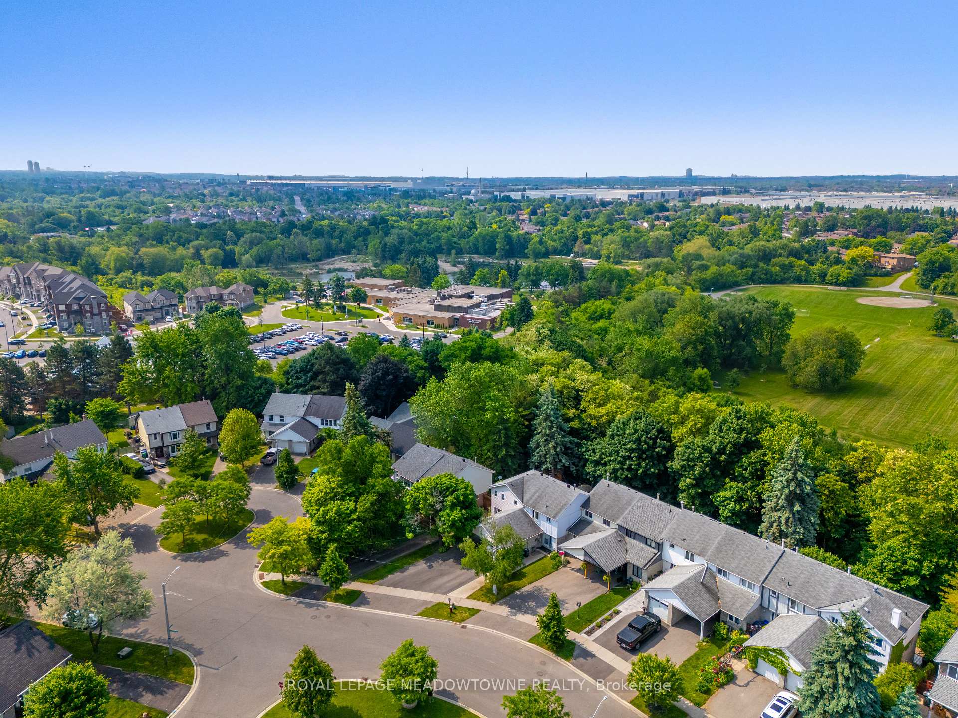 Photo 46 of 48 Elmvale Avenue, Brampton, Heart Lake West — HOMEH