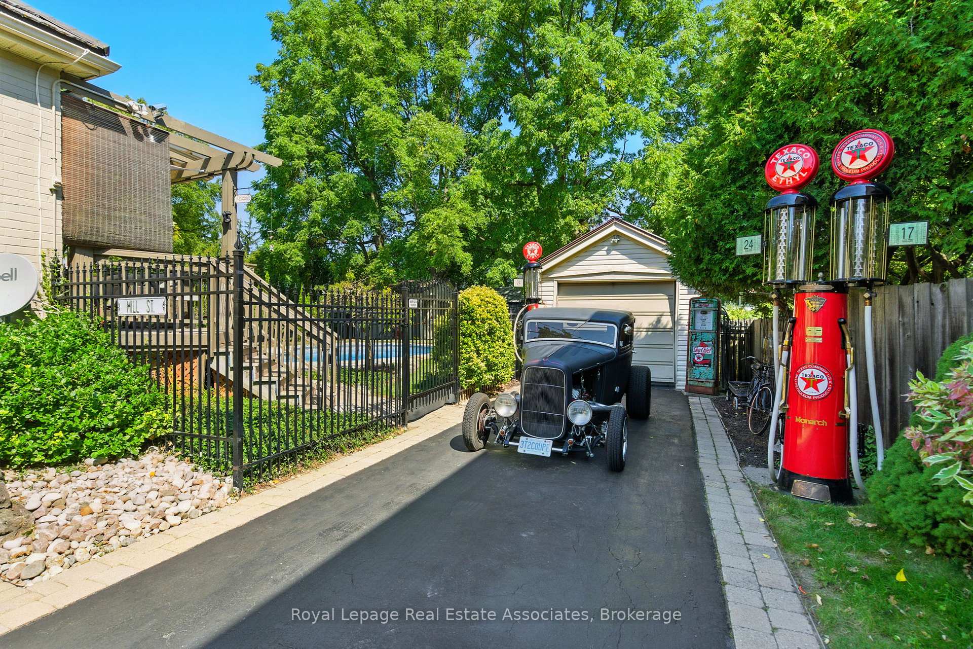 Photo 26 of 240 Mill Street N, Hamilton, Waterdown — HOMEH