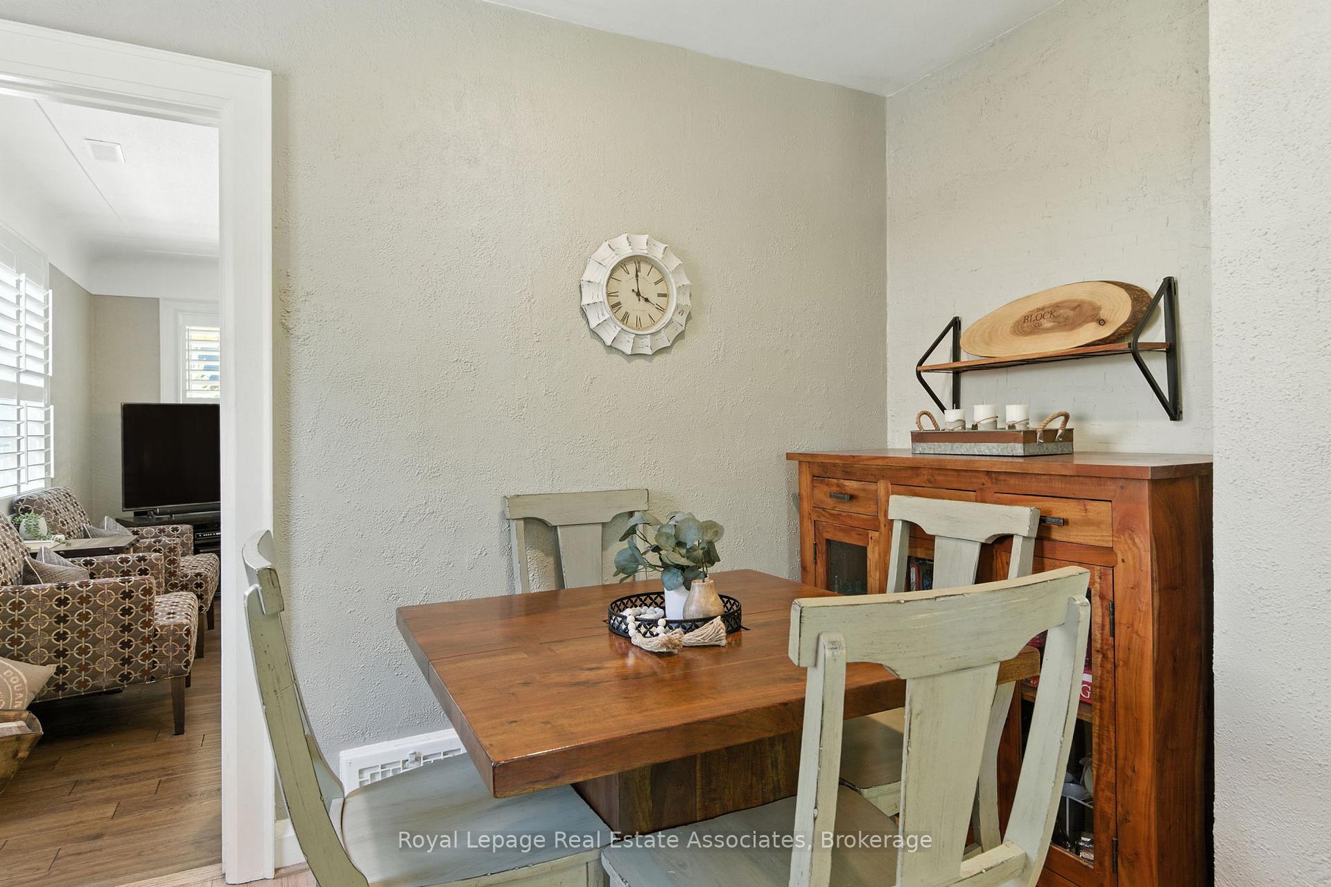 Photo 22 of 240 Mill Street N, Hamilton, Waterdown — HOMEH
