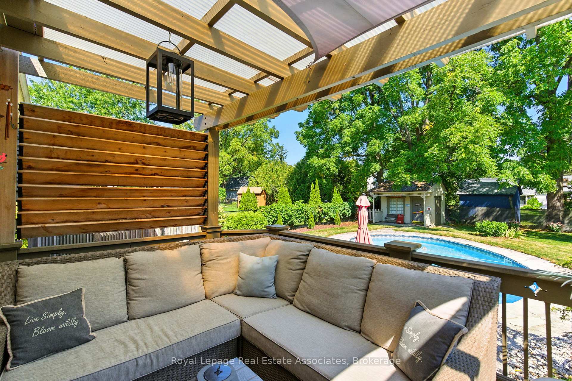 Photo 23 of 240 Mill Street N, Hamilton, Waterdown — HOMEH
