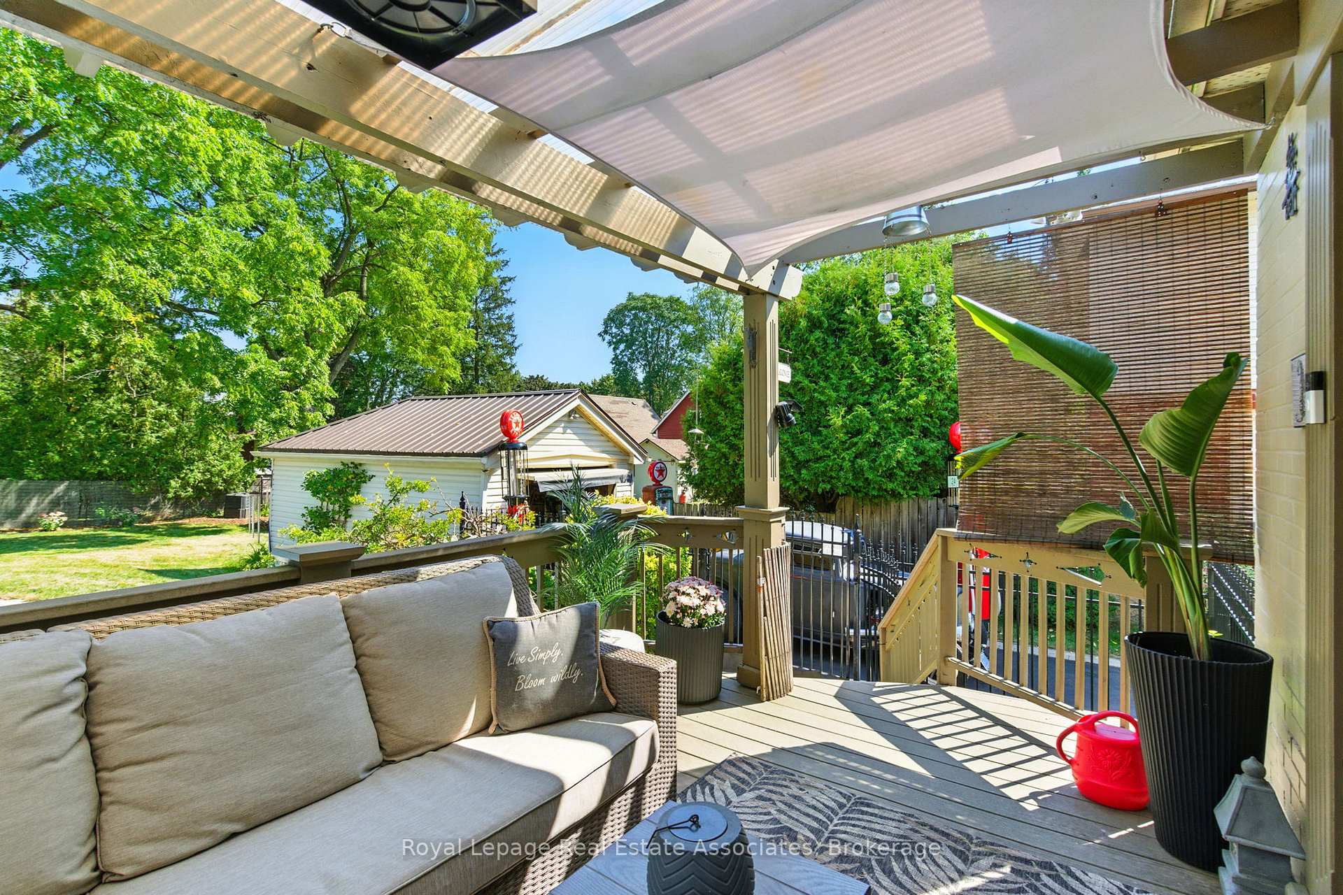 Photo 34 of 240 Mill Street N, Hamilton, Waterdown — HOMEH